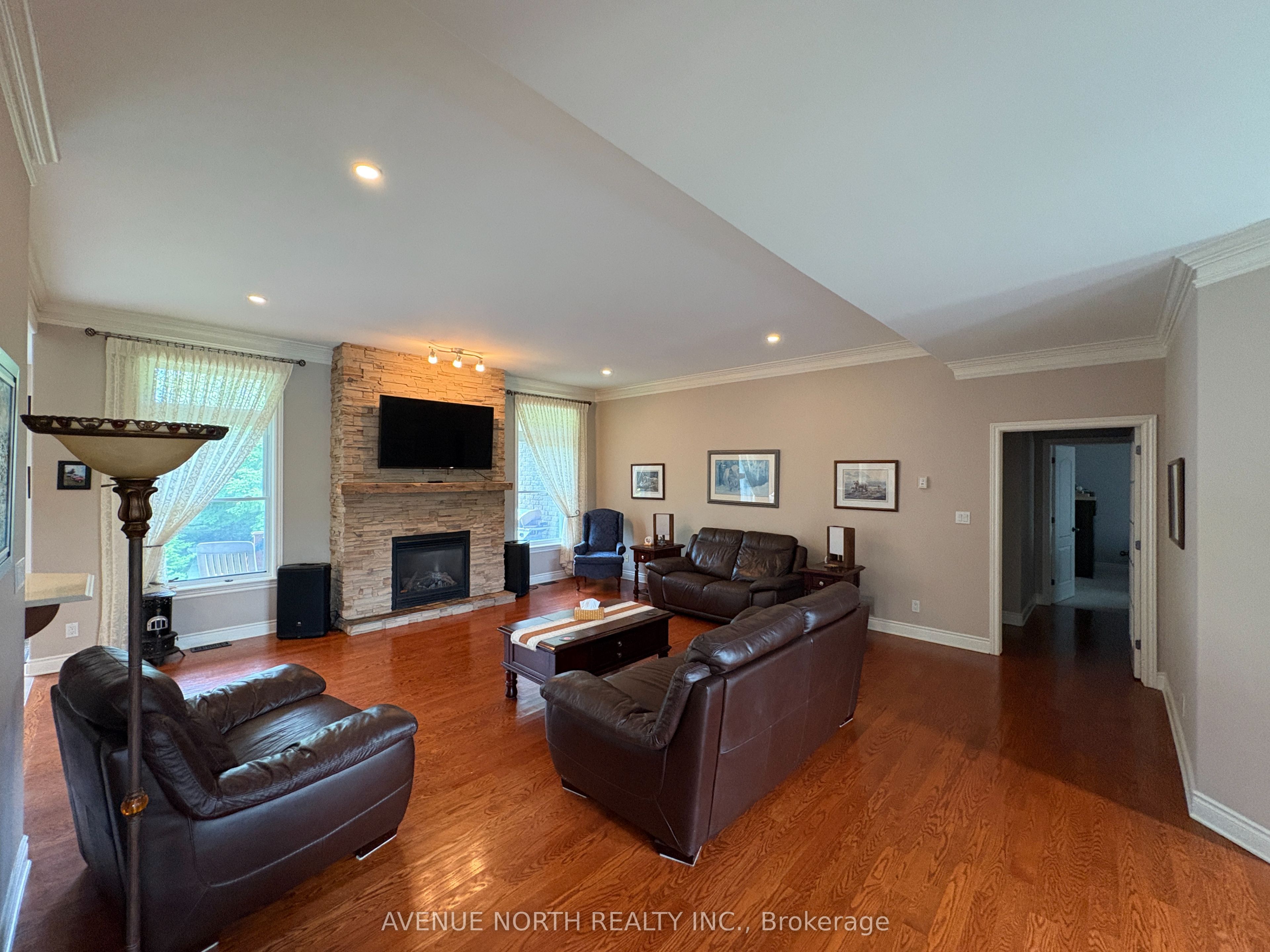 6746 Waterside Court, Greely - Metcalfe - Osgoode - Vernon and Area, ON K4P 1P8 photo 2