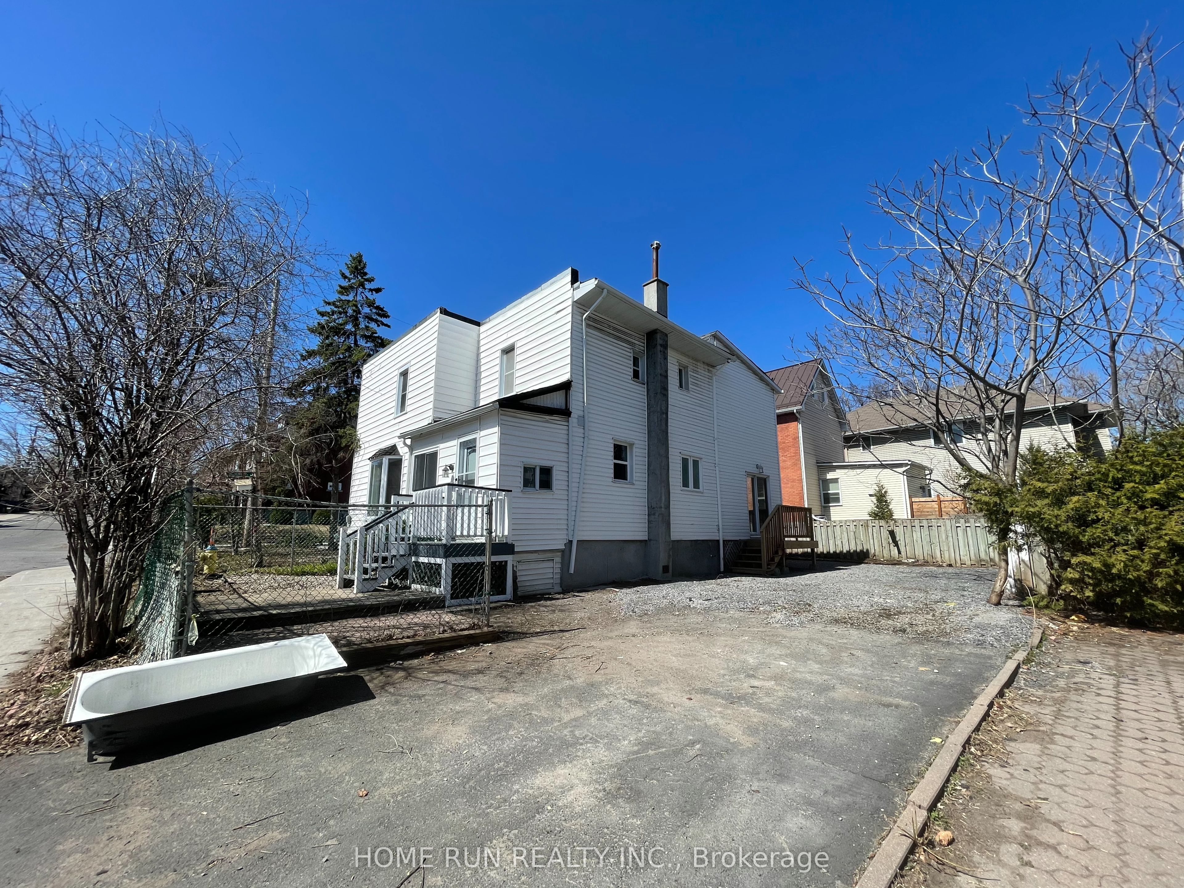 121 Concord Street E, Glebe - Ottawa East and Area, ON K1S 0Y9 photo 2