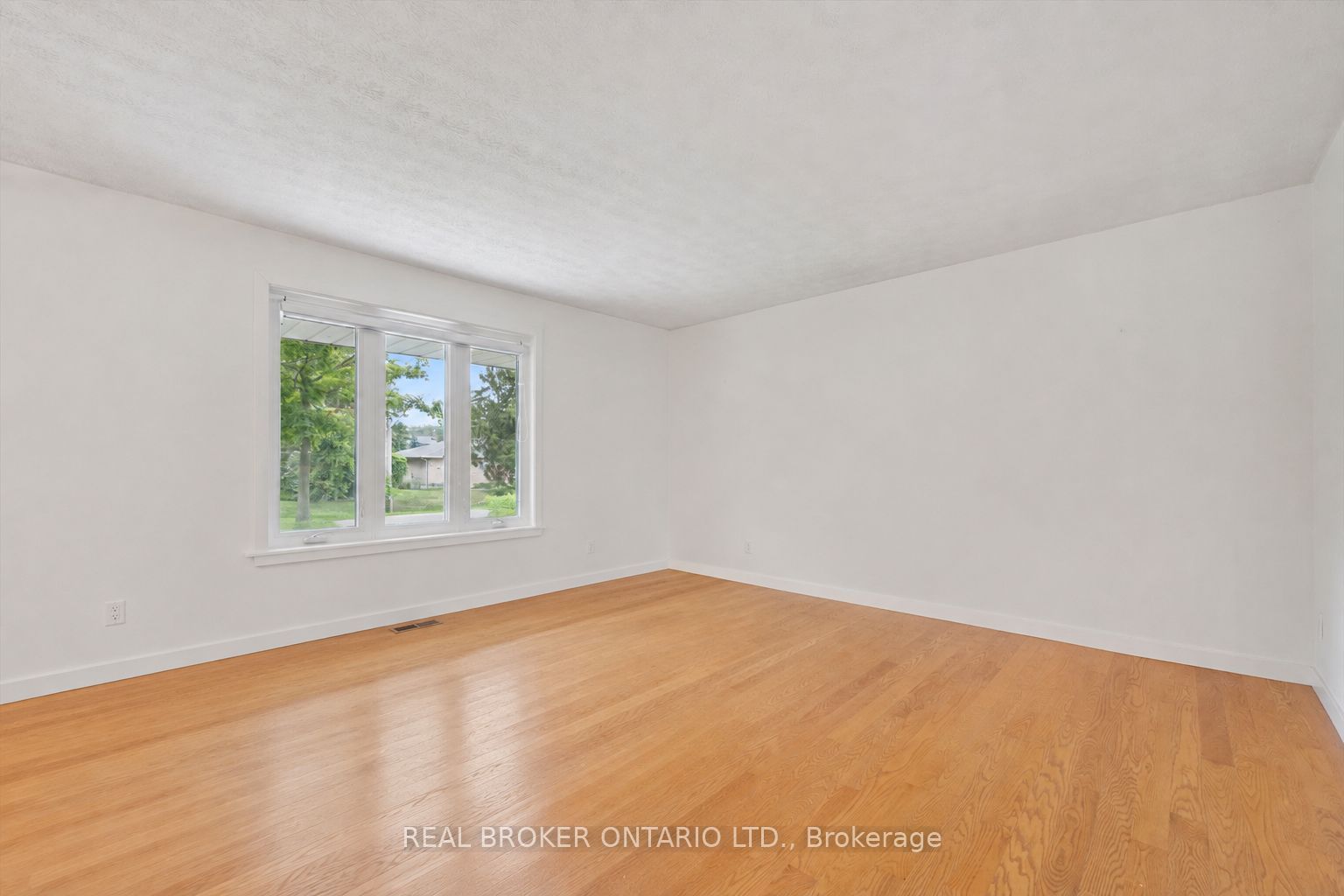 27 Dawson Drive, Kincardine, ON N2Z 2X6 photo 3