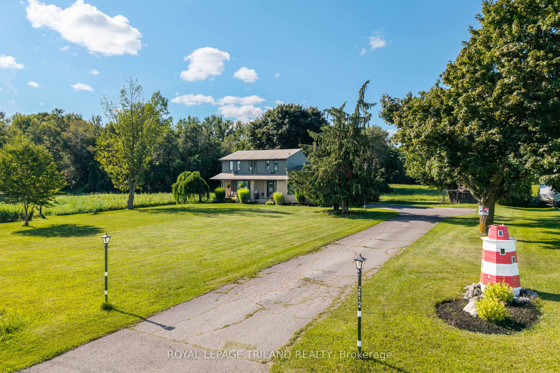 2612 Trafalgar Street, London East, ON N6M 1G9 photo 2