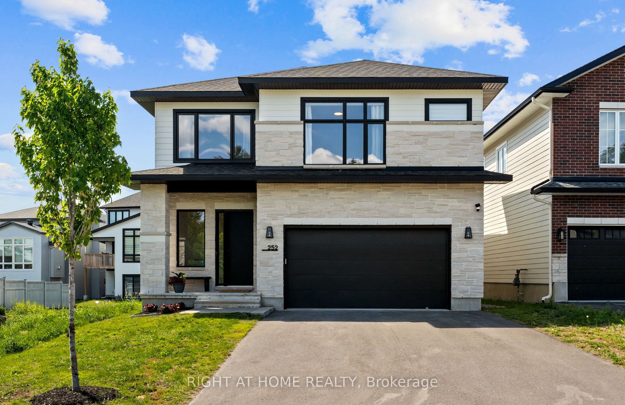 252 KETCHIKAN Crescent, Kanata, ON K2T 0S2