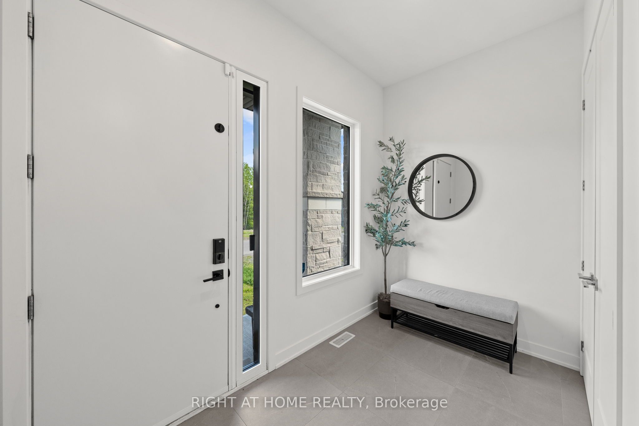 252 KETCHIKAN Crescent, Kanata, ON K2T 0S2 photo 3