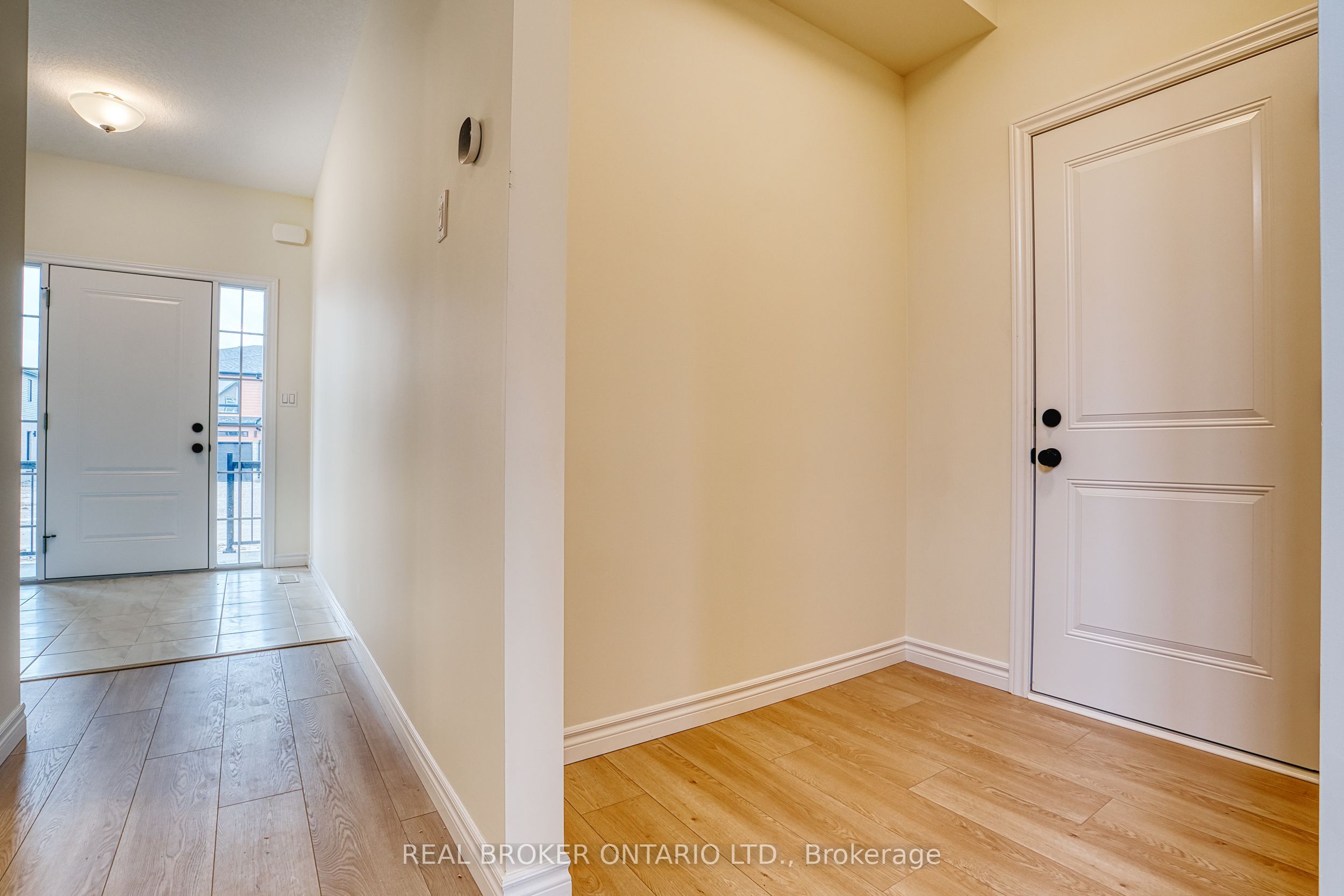46 FORD Drive, Stratford, ON N5A 0L3 photo 4