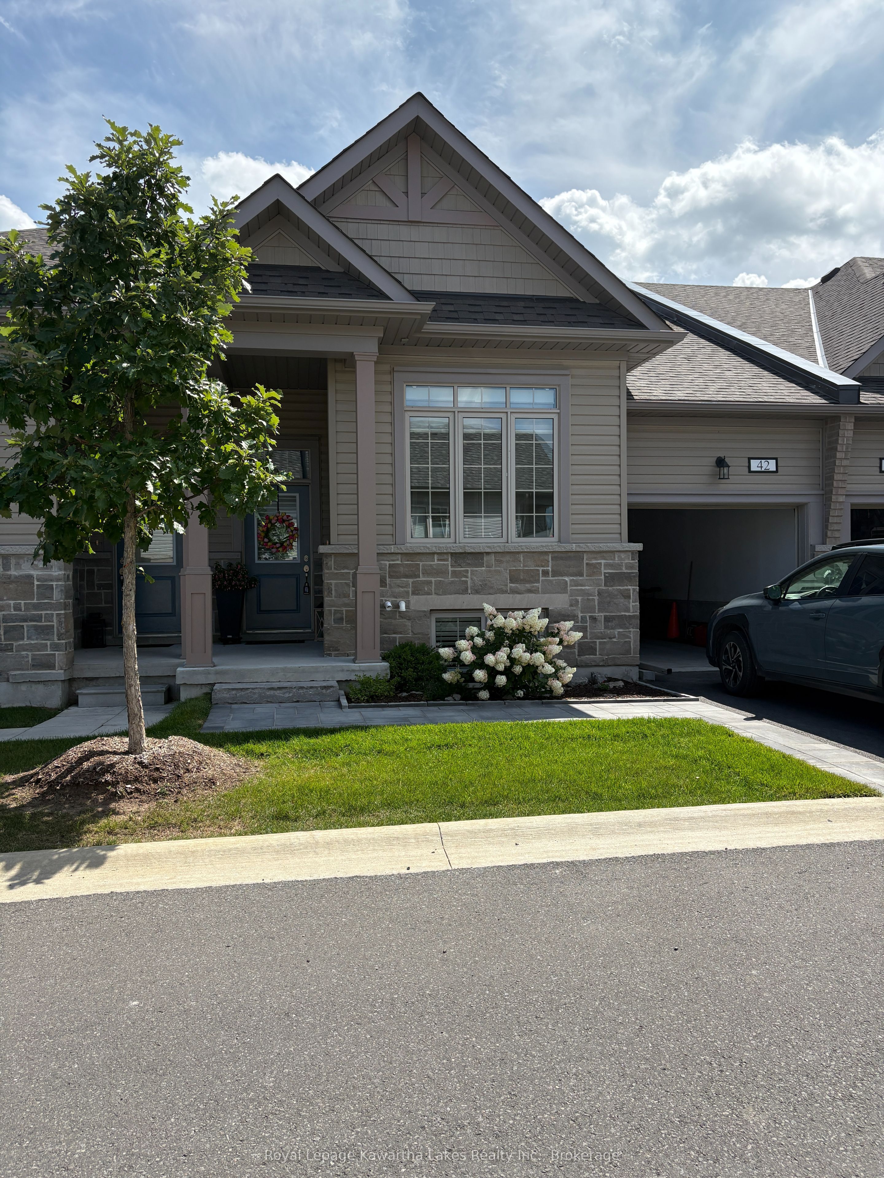 17 Lakewood Cres Crescent Unit 42, Kawartha Lakes, ON K0M 1A0 photo 2