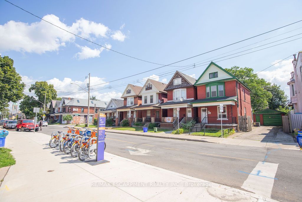 66 Sherman Avenue N, Hamilton, ON L8L 6M2 photo 3