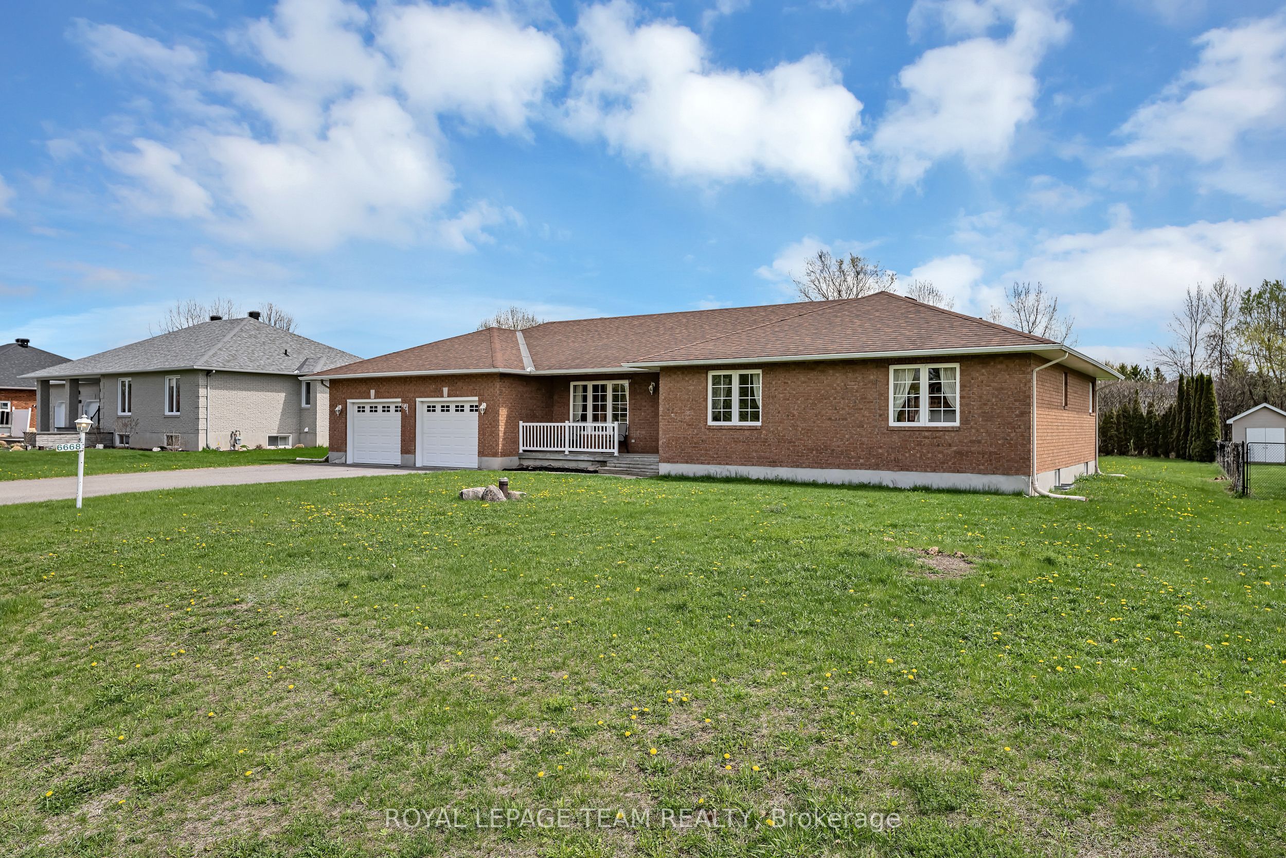 6668 Tommary Drive, Greely - Metcalfe - Osgoode - Vernon and Area, ON K4P 1G8 photo 2