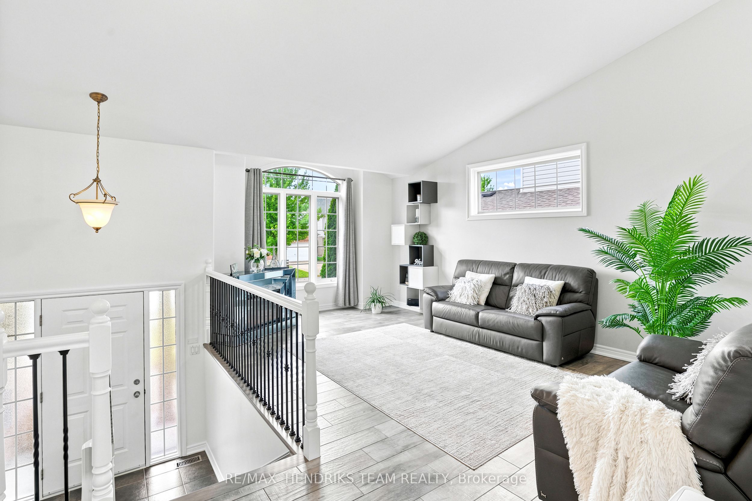 7032 Kelly Drive, Niagara Falls, ON L2H 3J9 photo 4