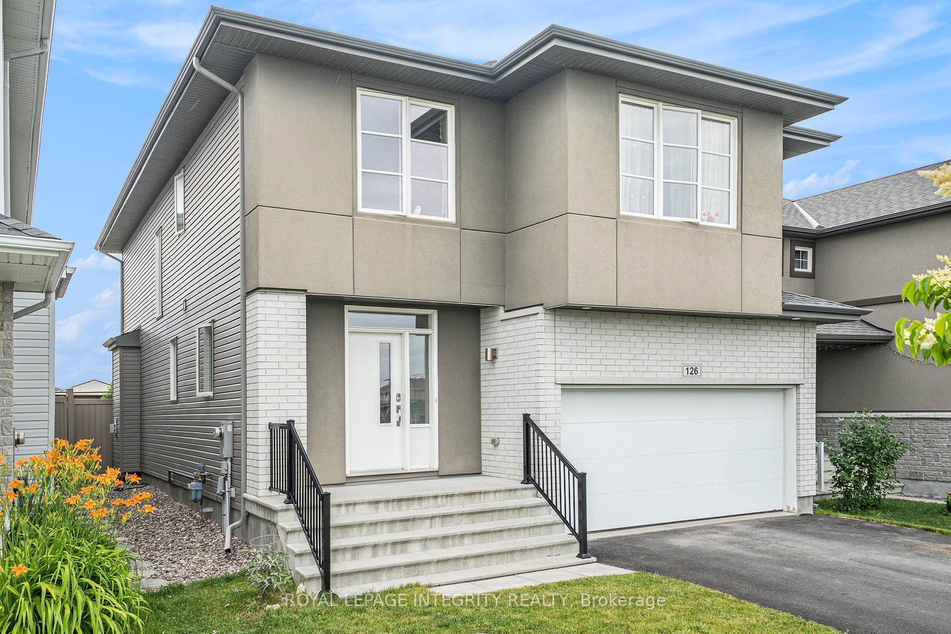 126 Groningen Street, Kanata, ON K2V 0C4 photo 2