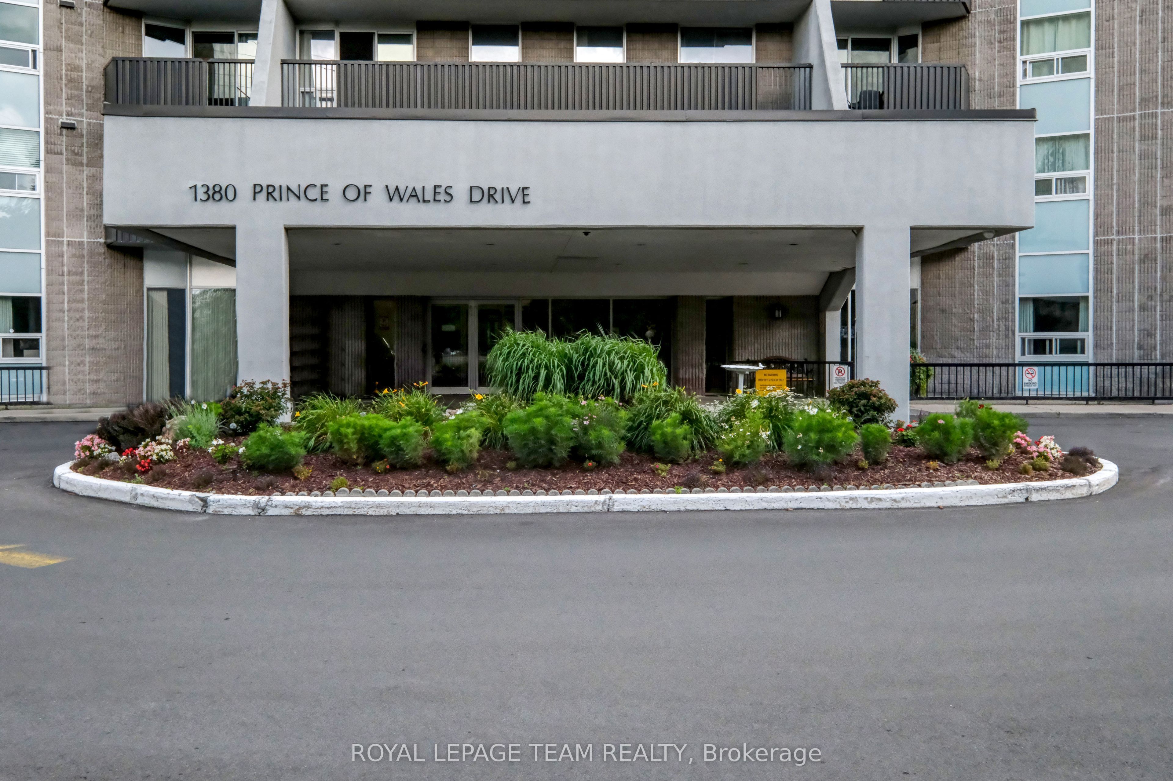 1380 Prince Of Wales Drive 402, Mooneys Bay - Carleton Heights and Area, ON K2C 3N5 photo 3