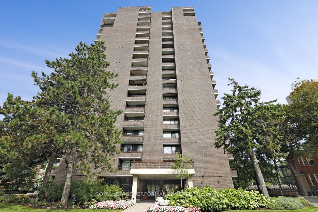 71 Somerset Street W 1801, Ottawa Centre, ON K2P 2G2