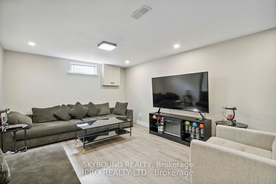 34 Owen Place, Hamilton, ON L8G 2H2 photo 2