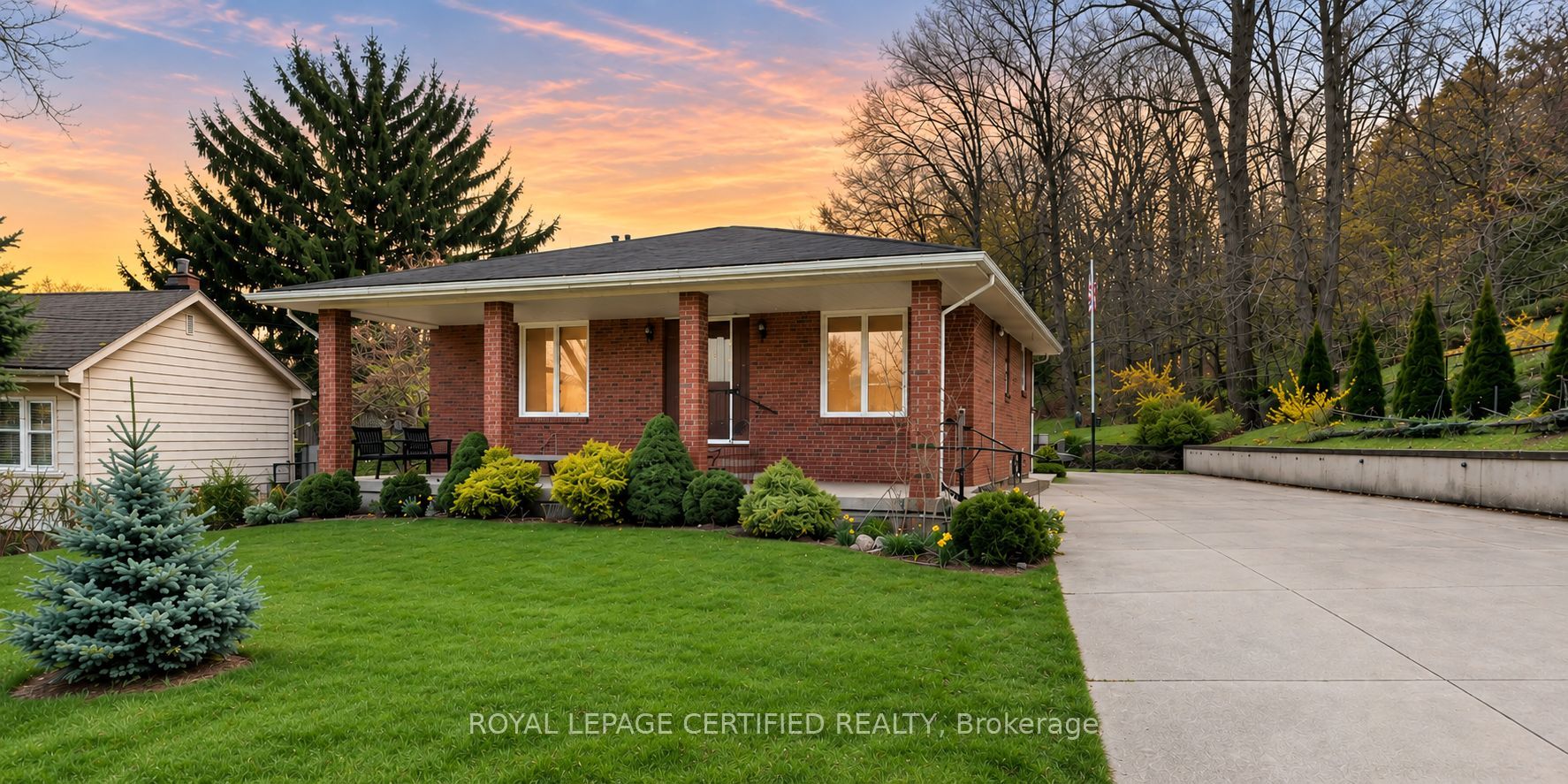84 Homeside Avenue, Hamilton, ON L8G 3H1