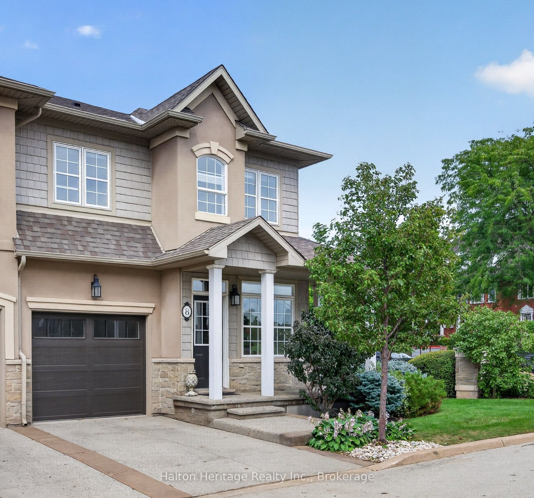 31 Sunvale Place 8, Hamilton, ON L8E 4Z6 photo 2