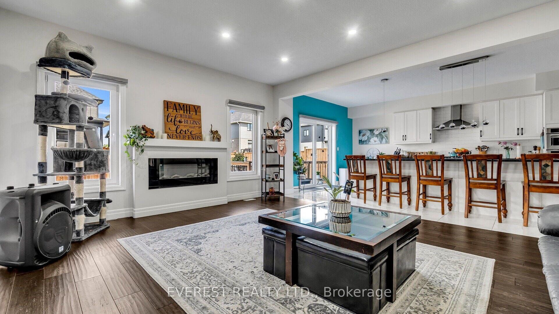 2016 Maddex Way, London North, ON N5X 0M9