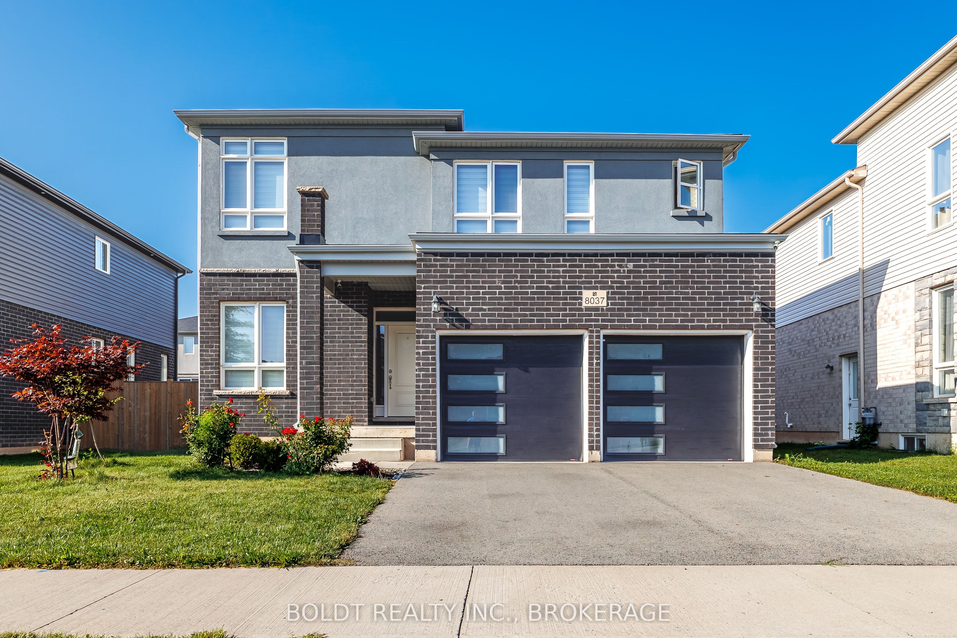 8037 Brookside Drive, Niagara Falls, ON L2H 3T9