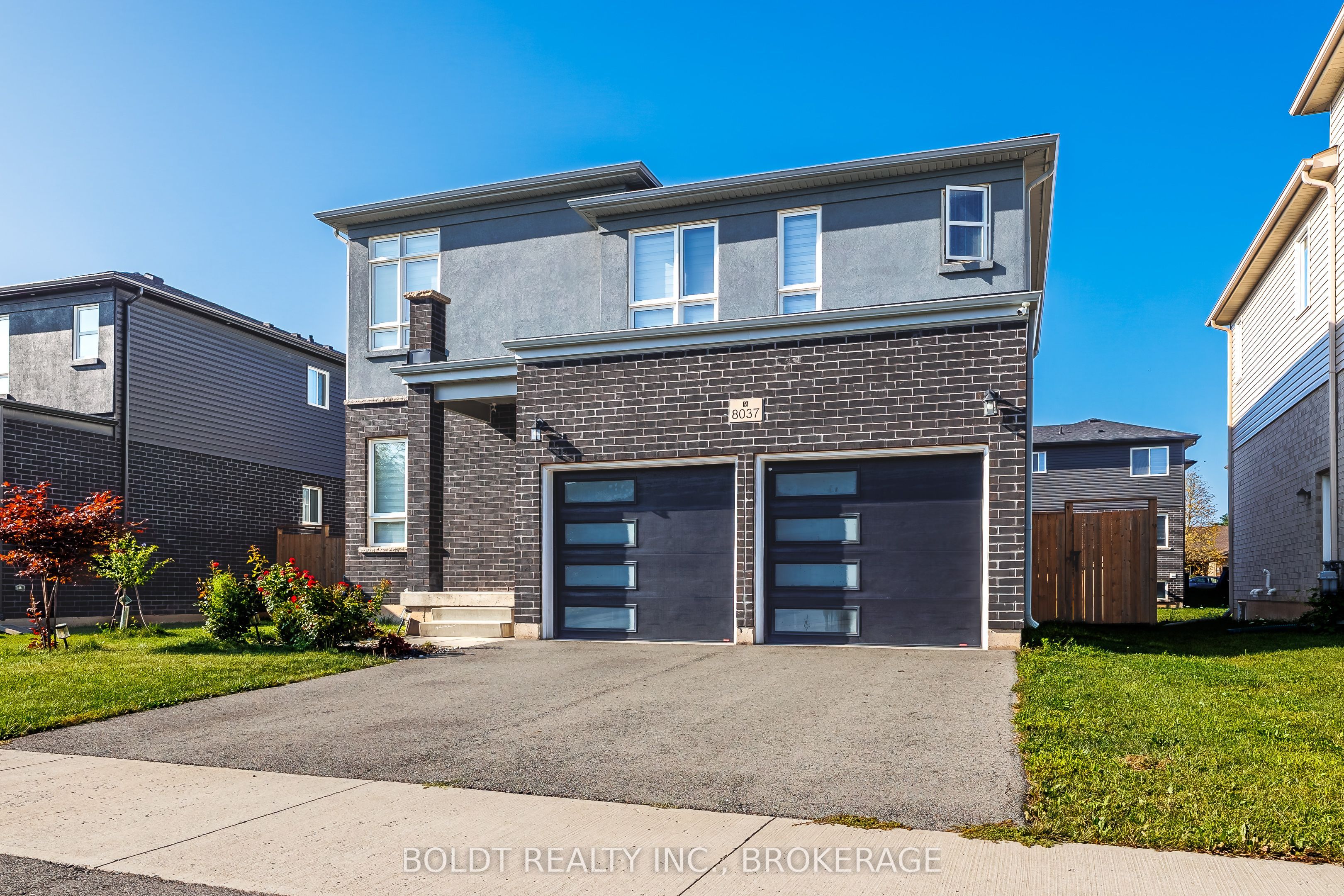 8037 Brookside Drive, Niagara Falls, ON L2H 3T9 photo 2