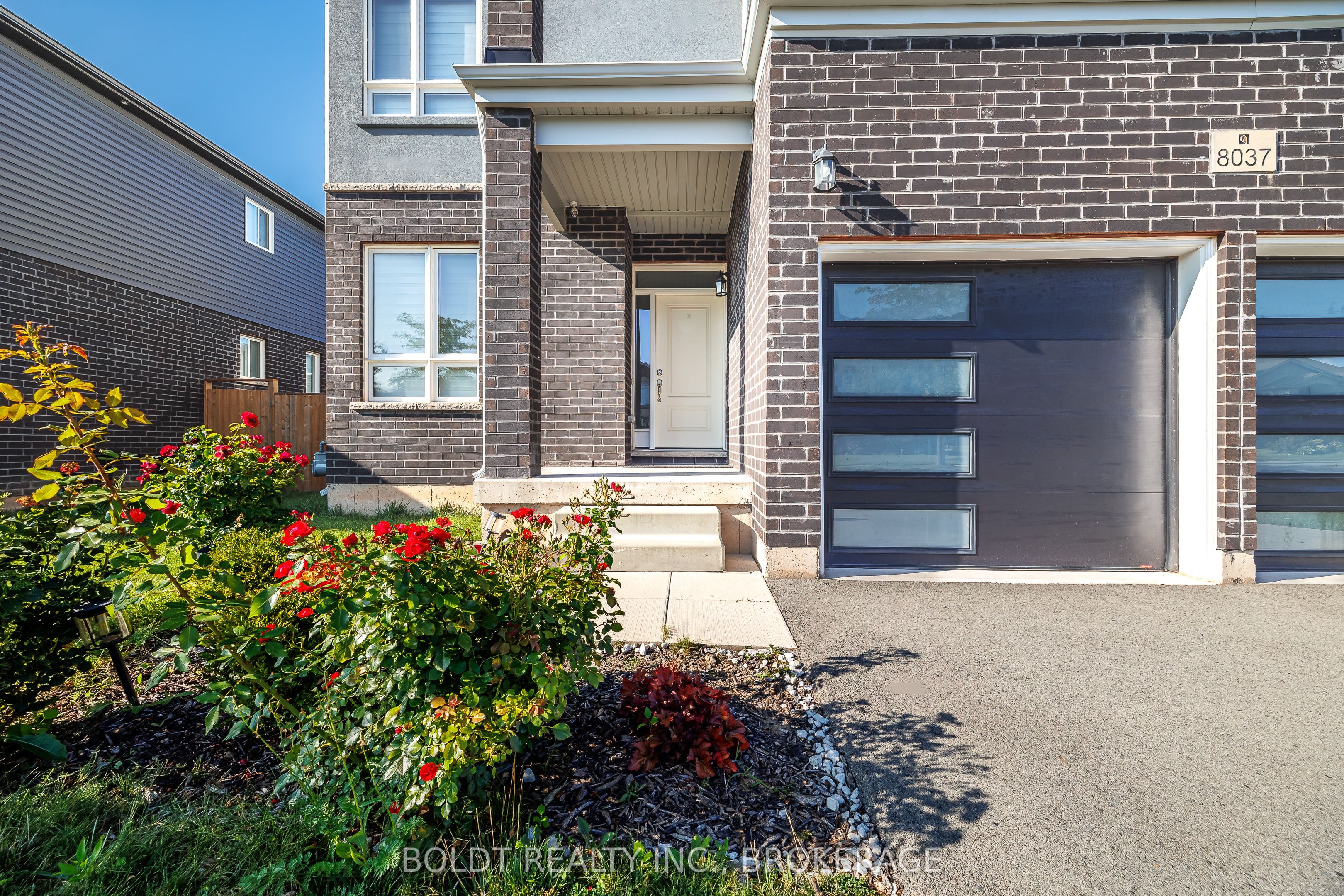 8037 Brookside Drive, Niagara Falls, ON L2H 3T9 photo 4
