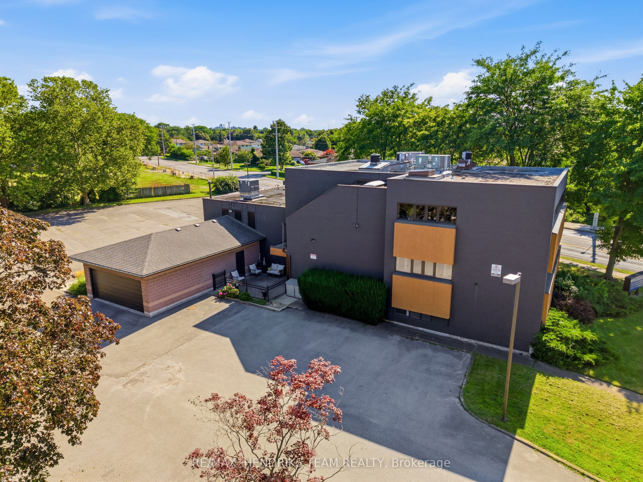 320 Vine Street Upper Floor (2A), St. Catharines, ON L2M 4T3
