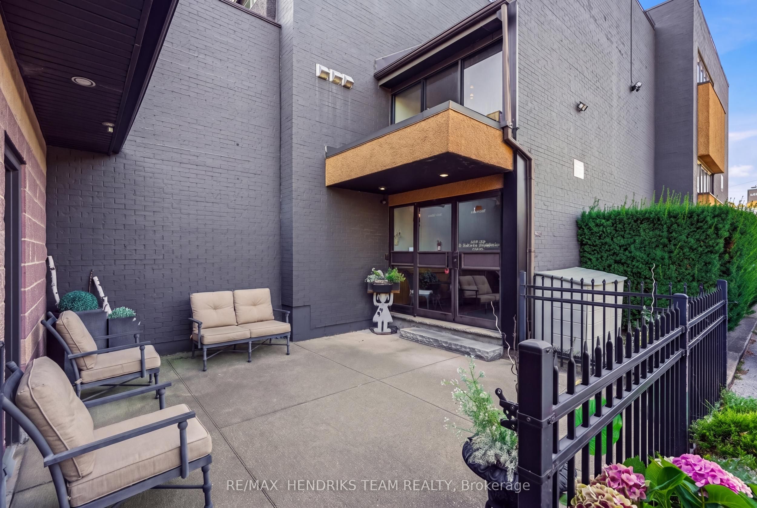 320 Vine Street Upper Floor (2A), St. Catharines, ON L2M 4T3 photo 2