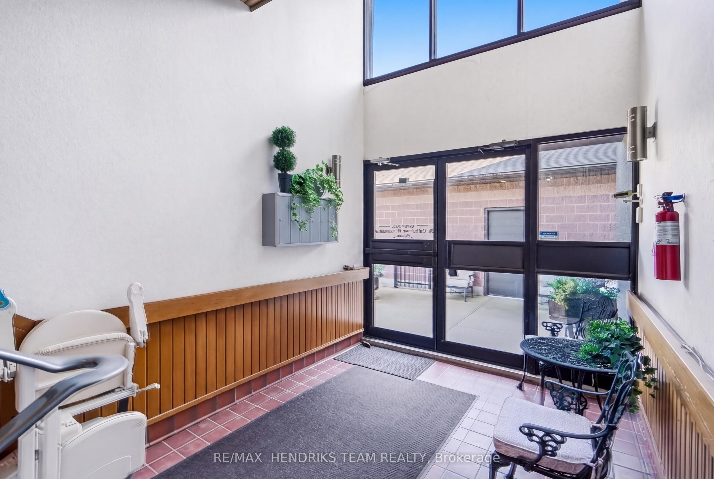 320 Vine Street Upper Floor (2A), St. Catharines, ON L2M 4T3 photo 3