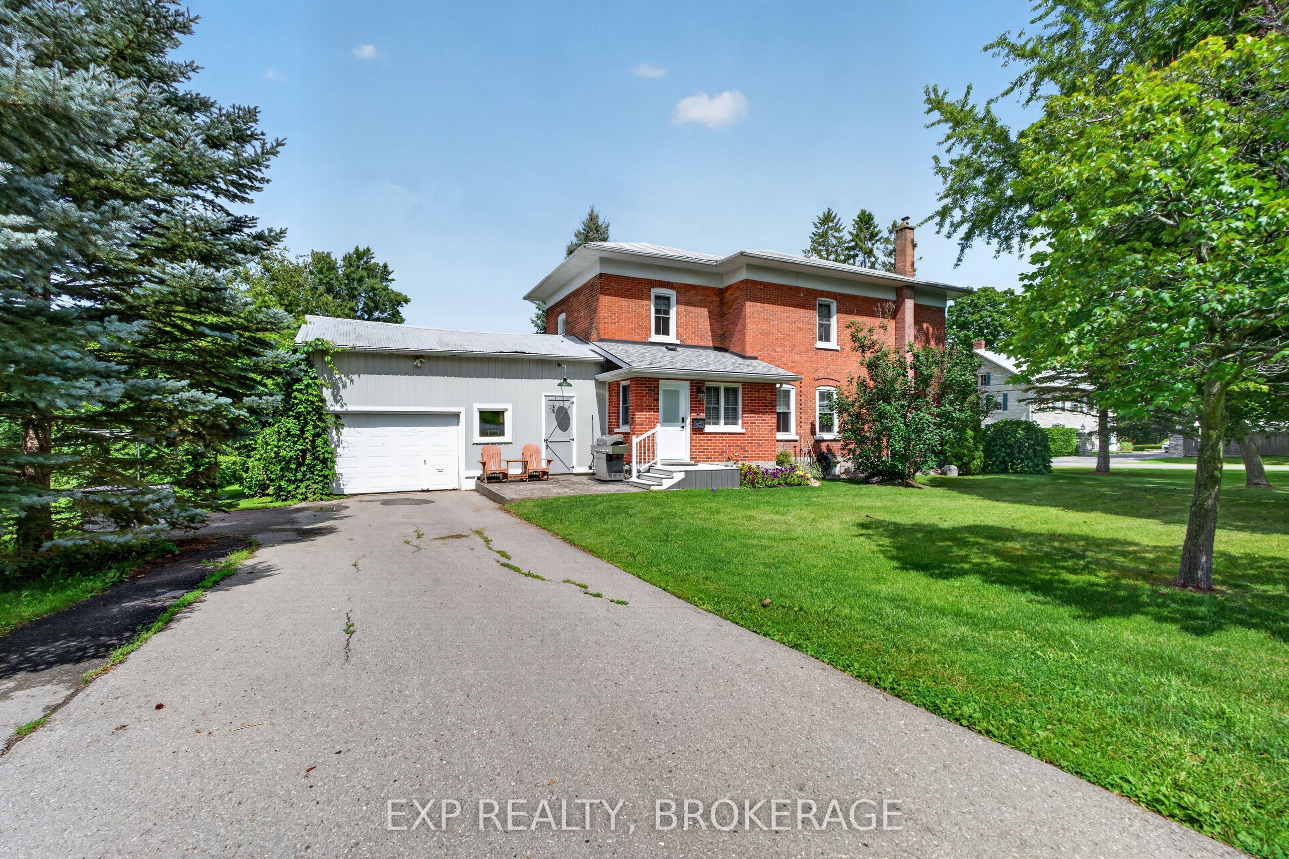 13 ALFRED Street, Greater Napanee, ON K7R 3H8 photo 2
