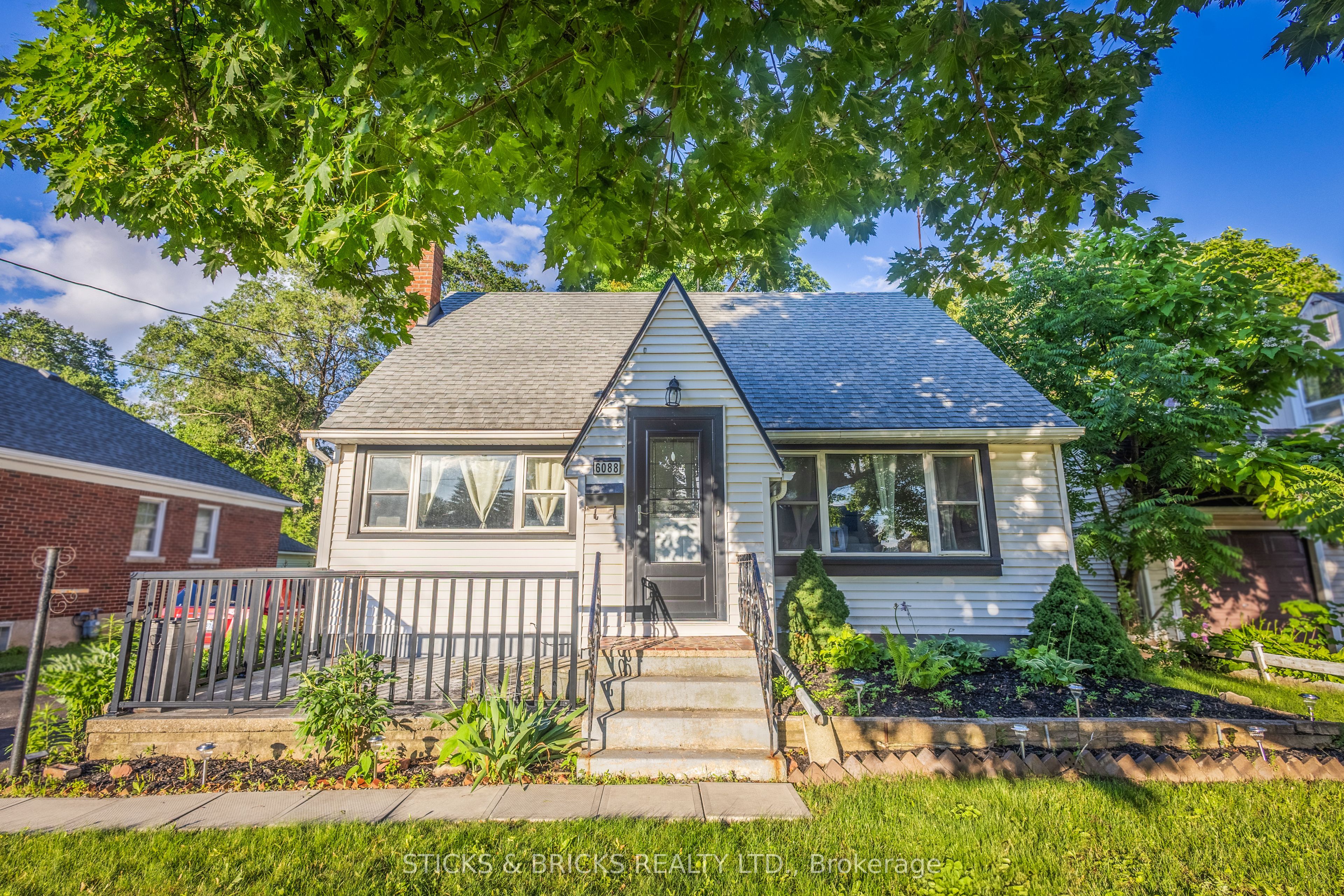 6088 Dorchester Road, Niagara Falls, ON L2G 5T2