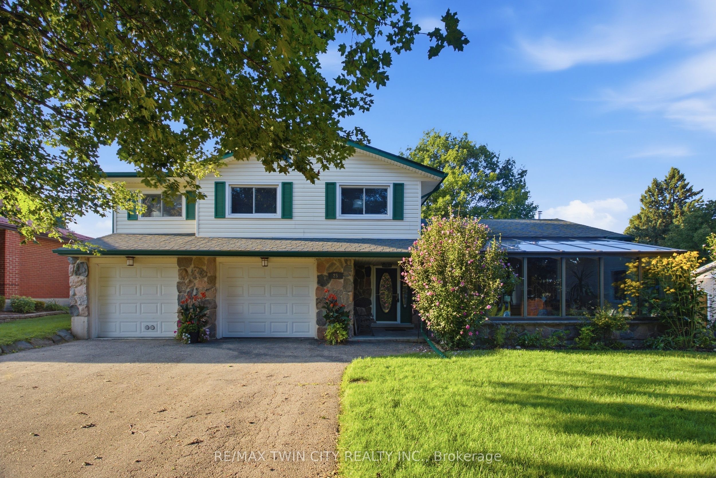 25 Alice Crescent, Wilmot, ON N0B 2H0 photo 2