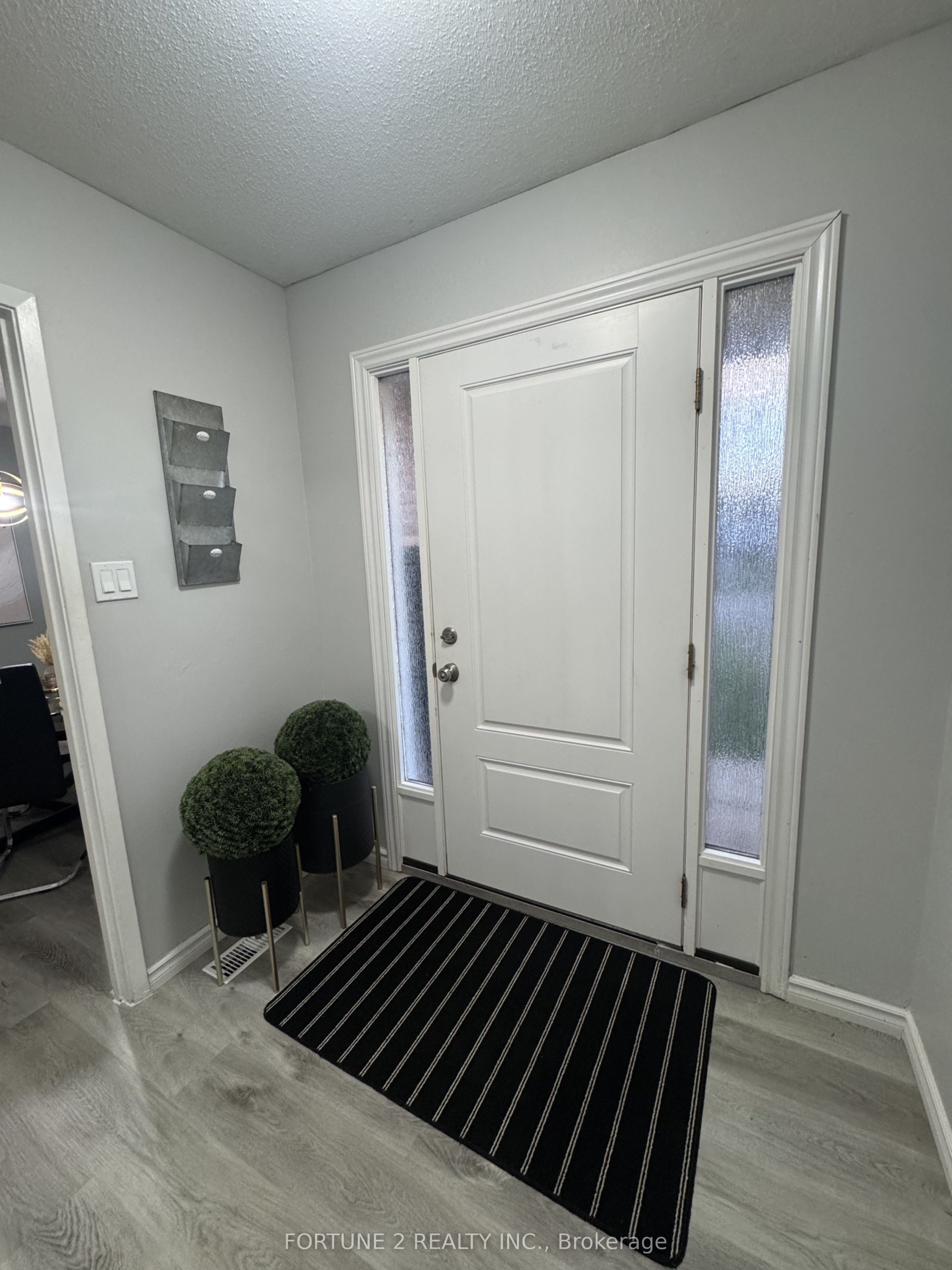 21 Roberts Crescent, Kitchener, ON N2E 1A6 photo 3