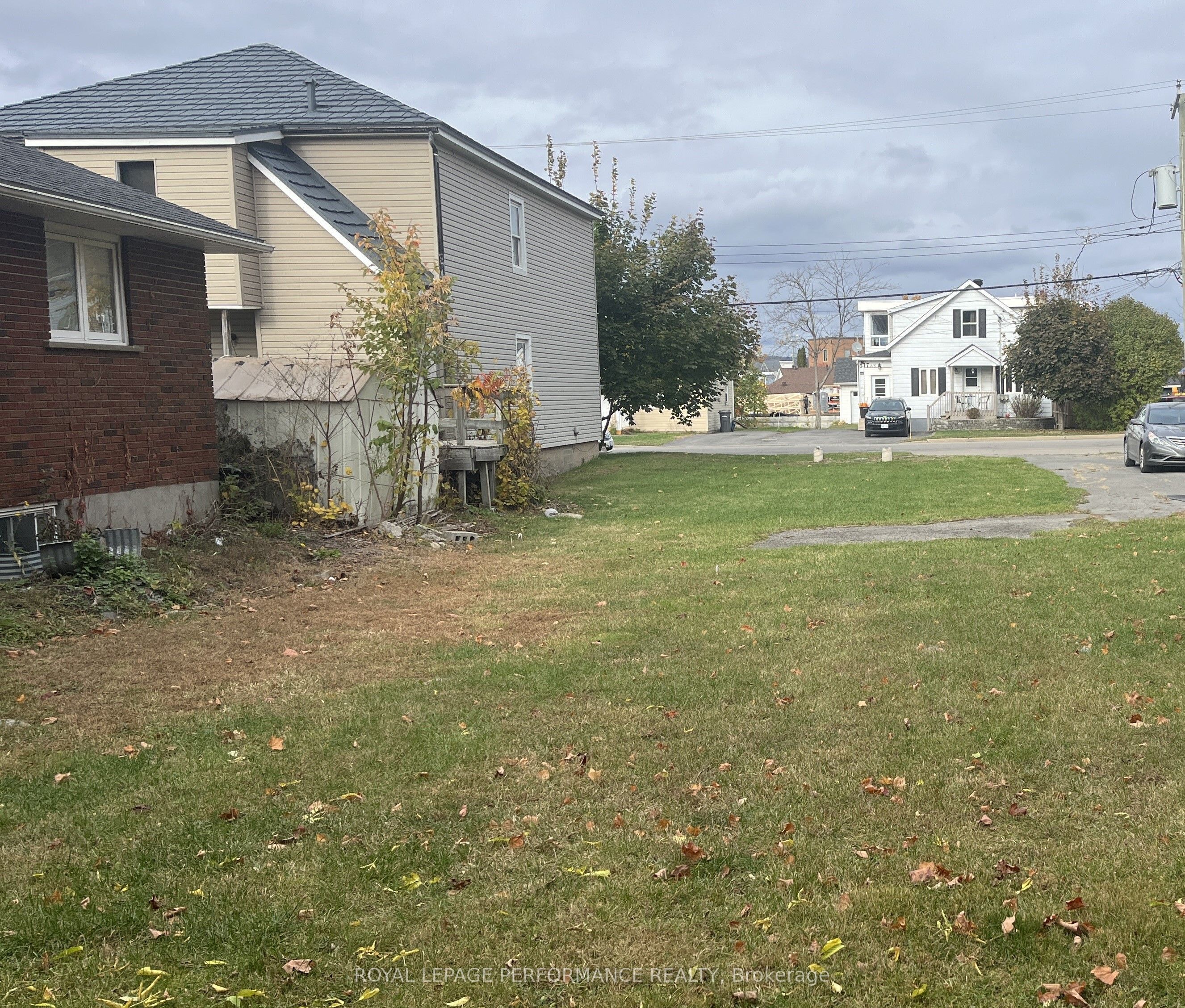 216-218 Nelson Street E, Hawkesbury, ON K6A 1L9 photo 2