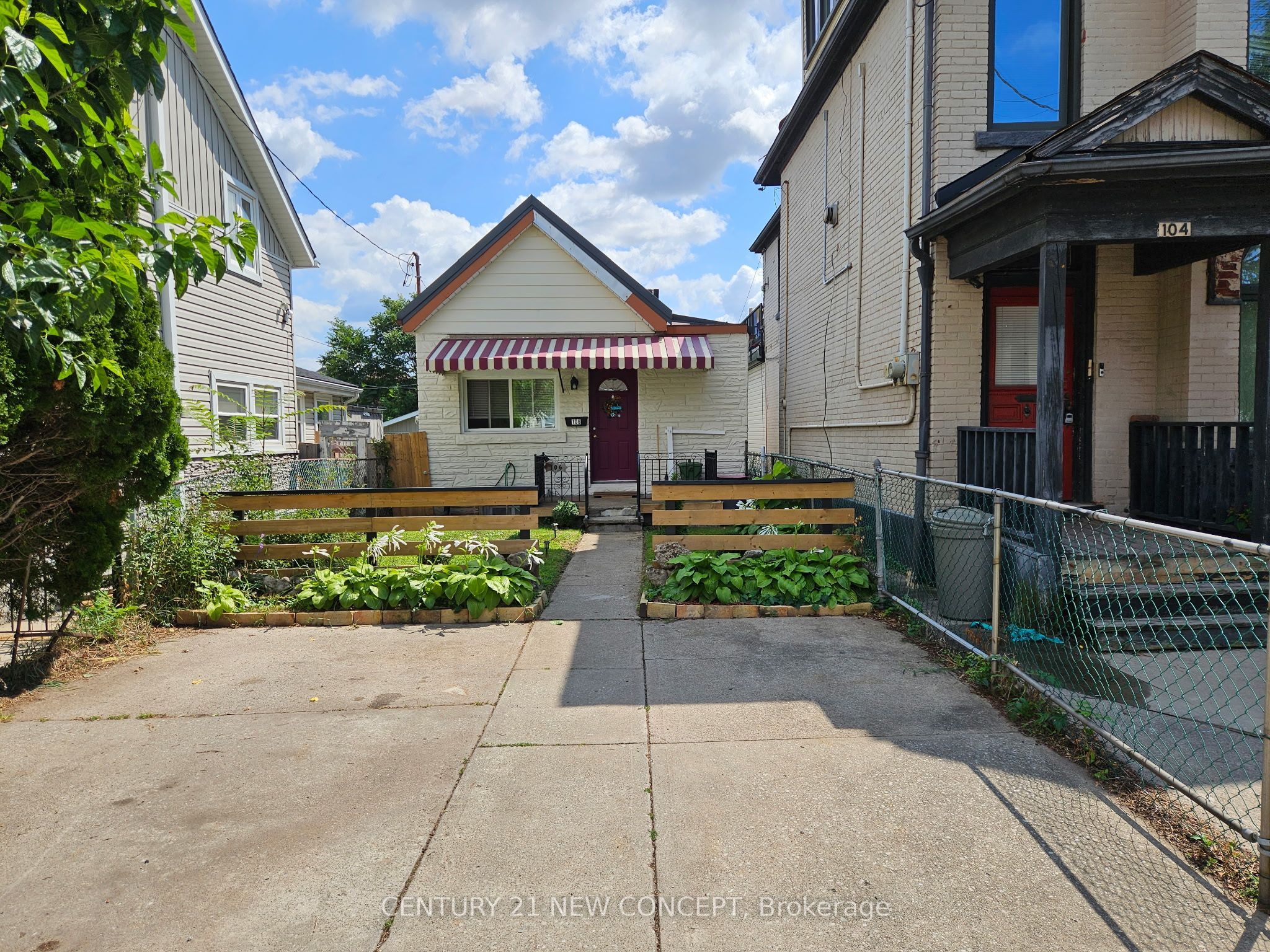 106 Emerald Street N, Hamilton, ON L8L 5K4