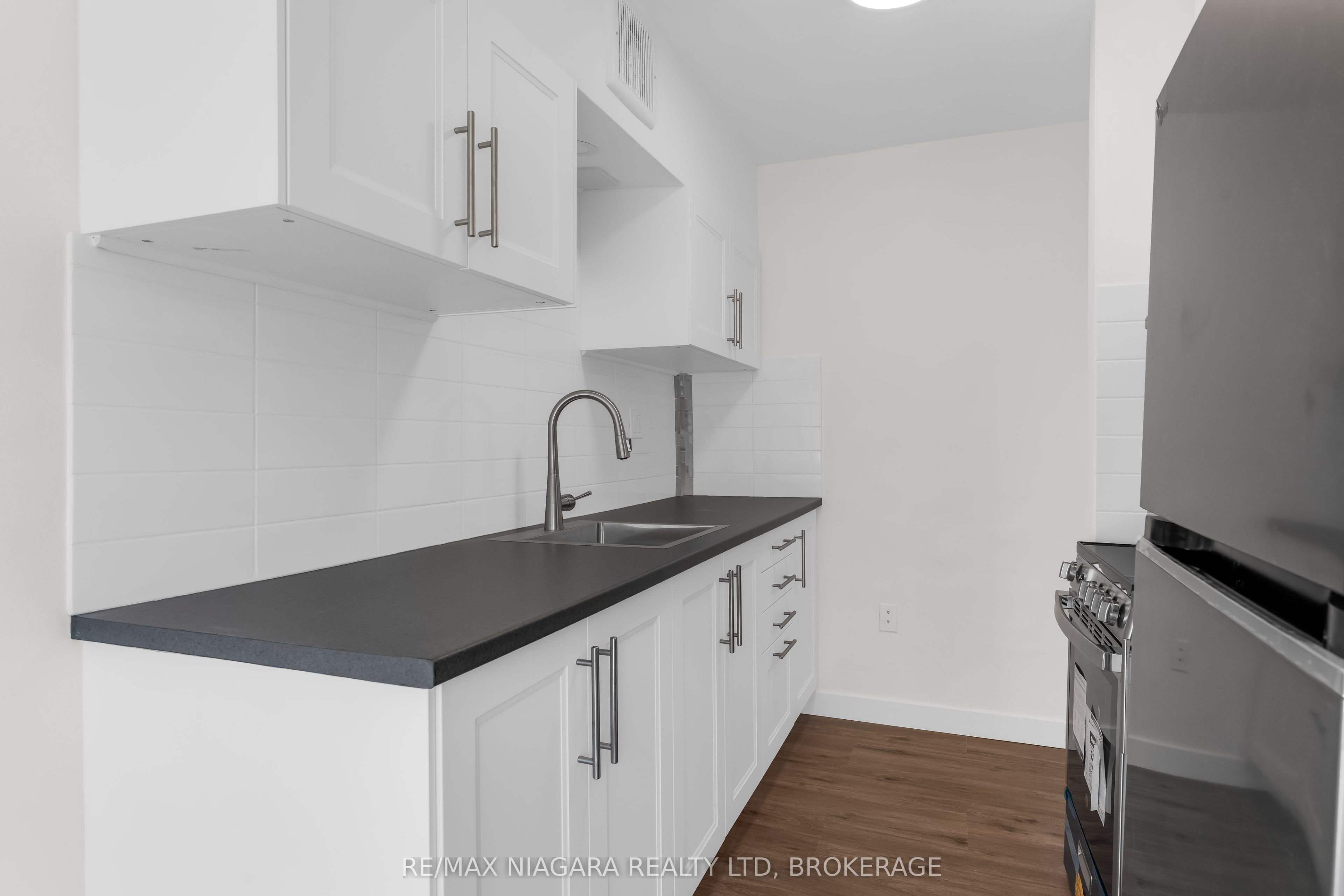 452 Carlton Street 25, St. Catharines, ON L2M 4X1 photo 5