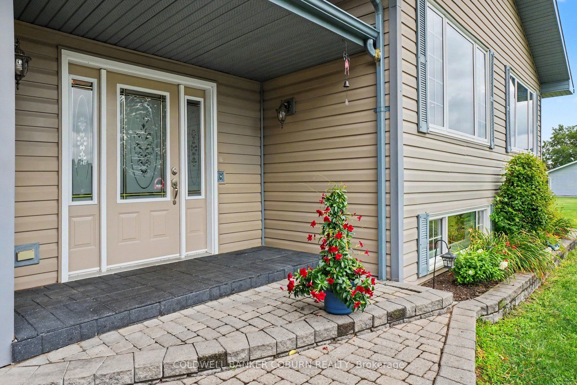 11711 Breezewood Avenue, South Dundas, ON K0C 1X0 photo 3