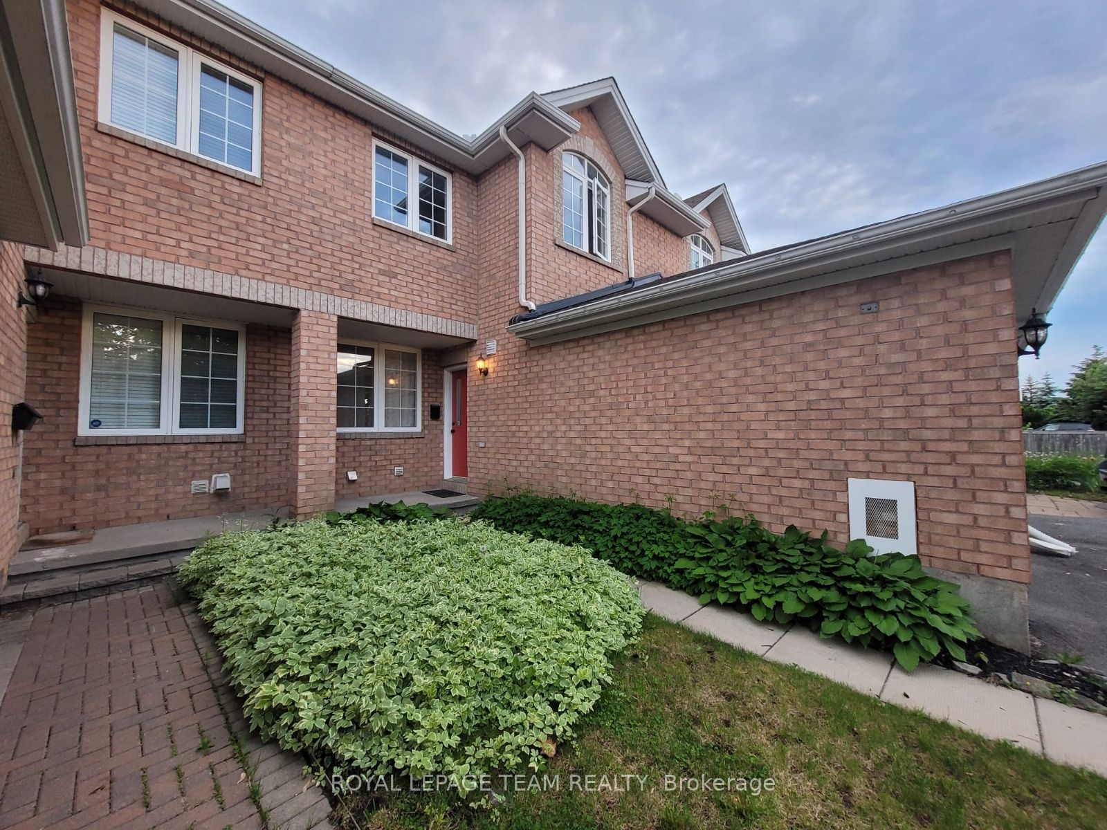 91 Scout Street, Carlington - Central Park, ON K2C 4C9 photo 2