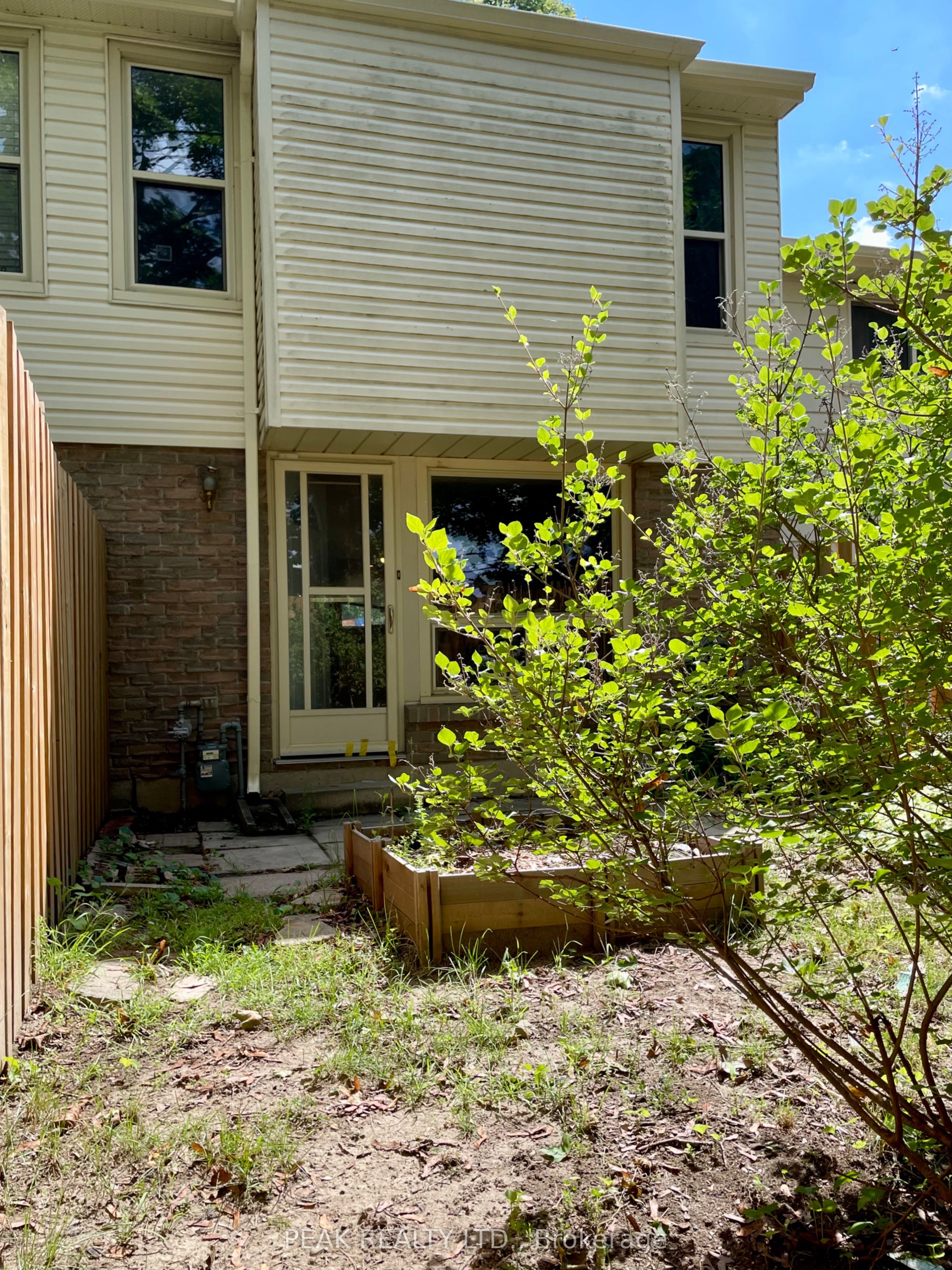 165 Green Valley Drive 45, Kitchener, ON N2P 1K3 photo 2