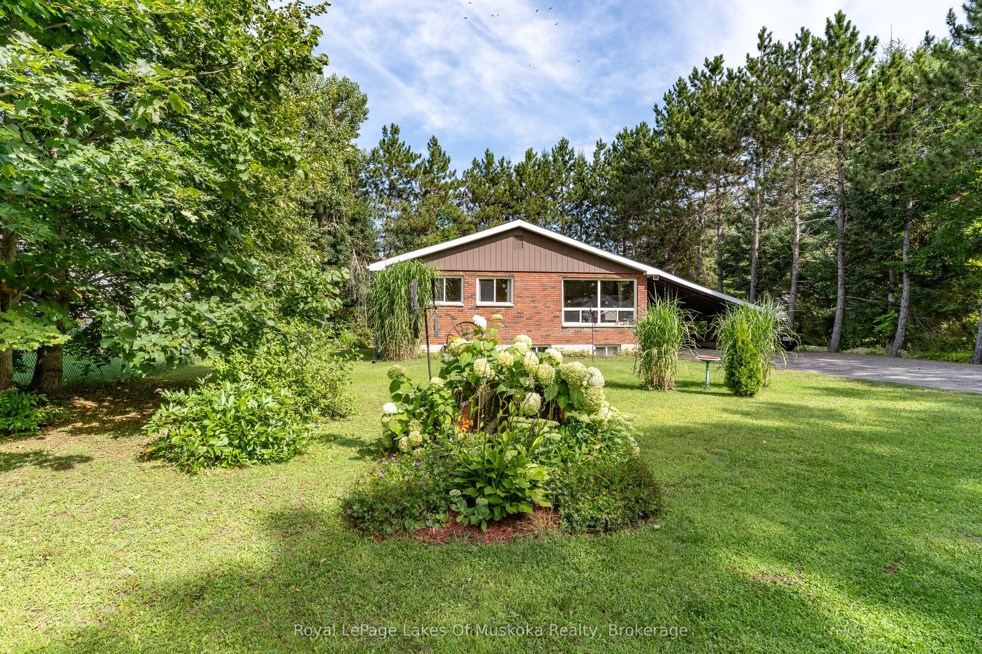 20 Sander Drive, Bracebridge, ON P1L 1K6 photo 2