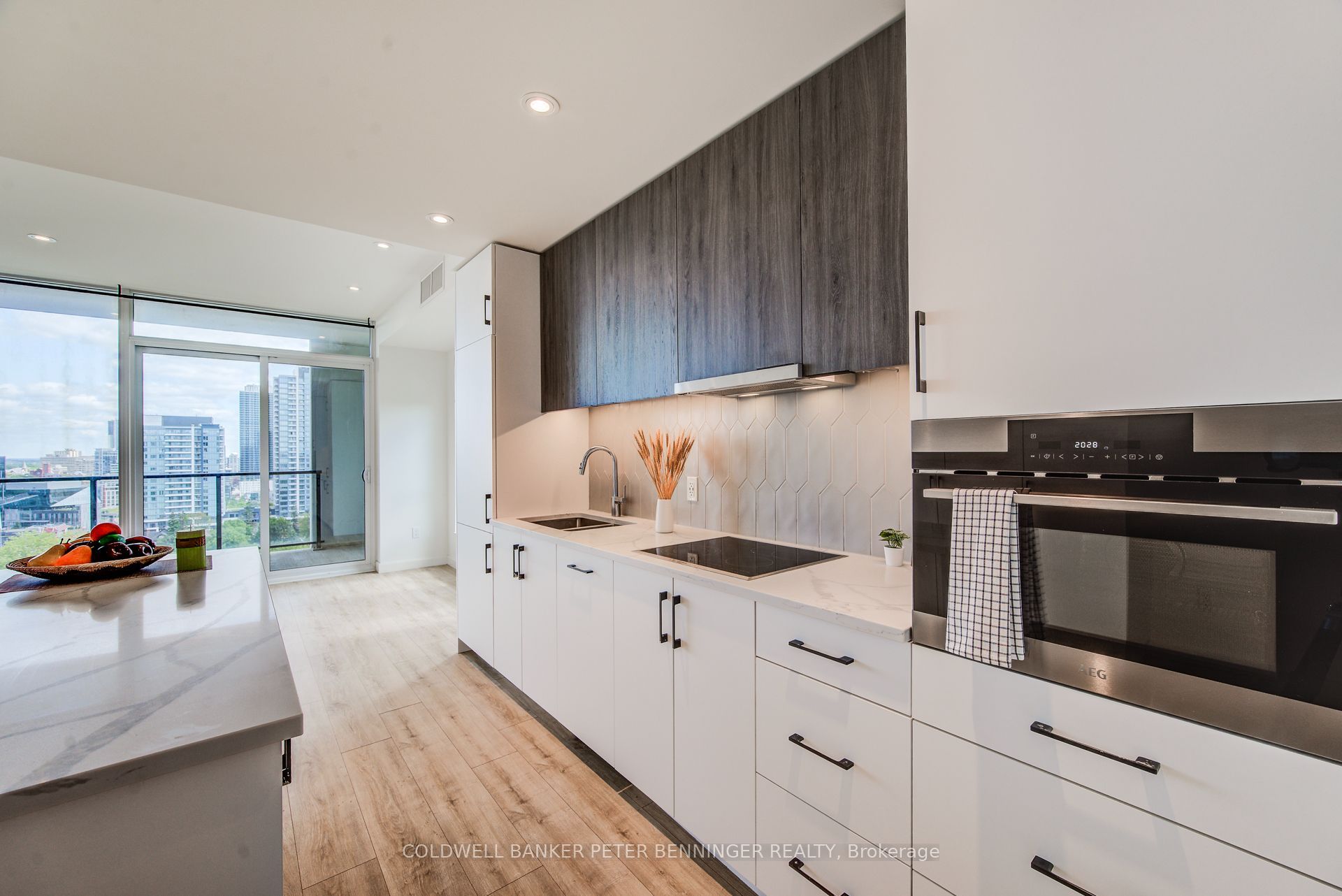 741 KING Street W 1212, Kitchener, ON N2G 0E9