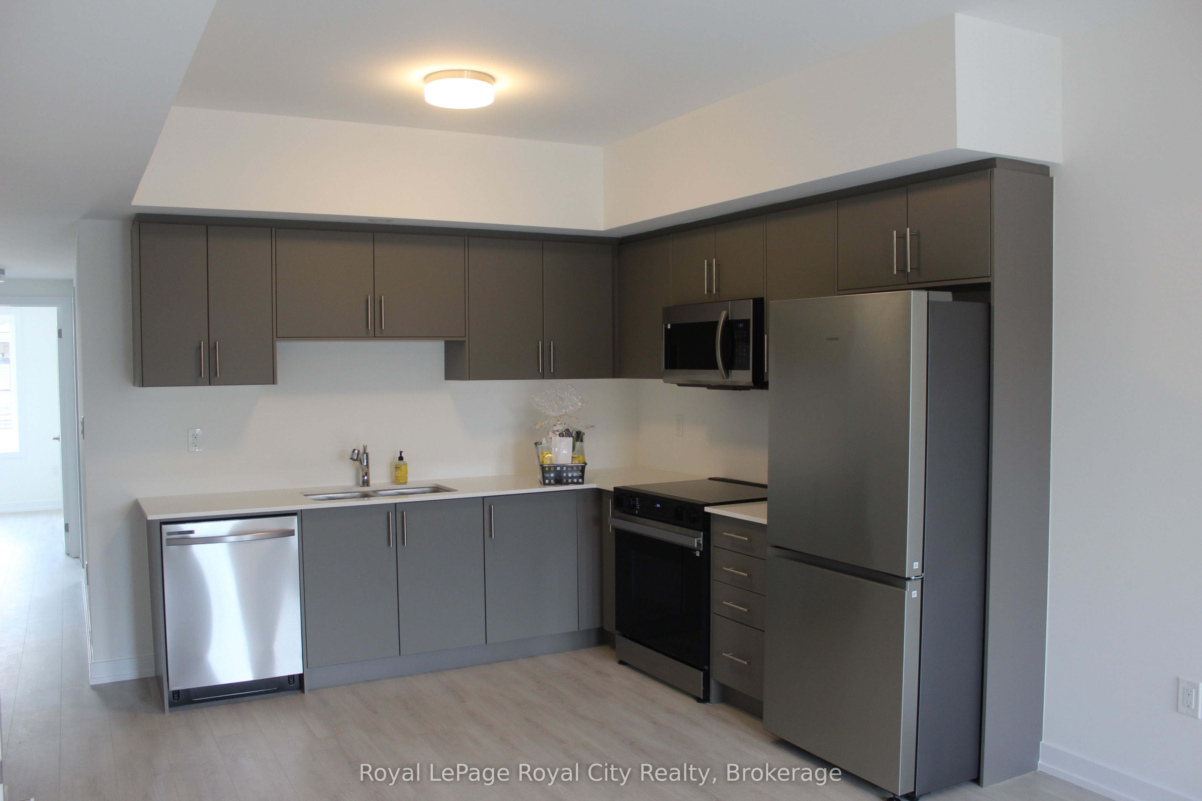 42 Lowes Road W 48, Guelph, ON N1G 0H6 photo 5