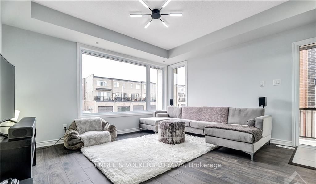 569 Ozawa Private 13, Manor Park - Cardinal Glen and Area, ON K1K 4Z9 photo 4