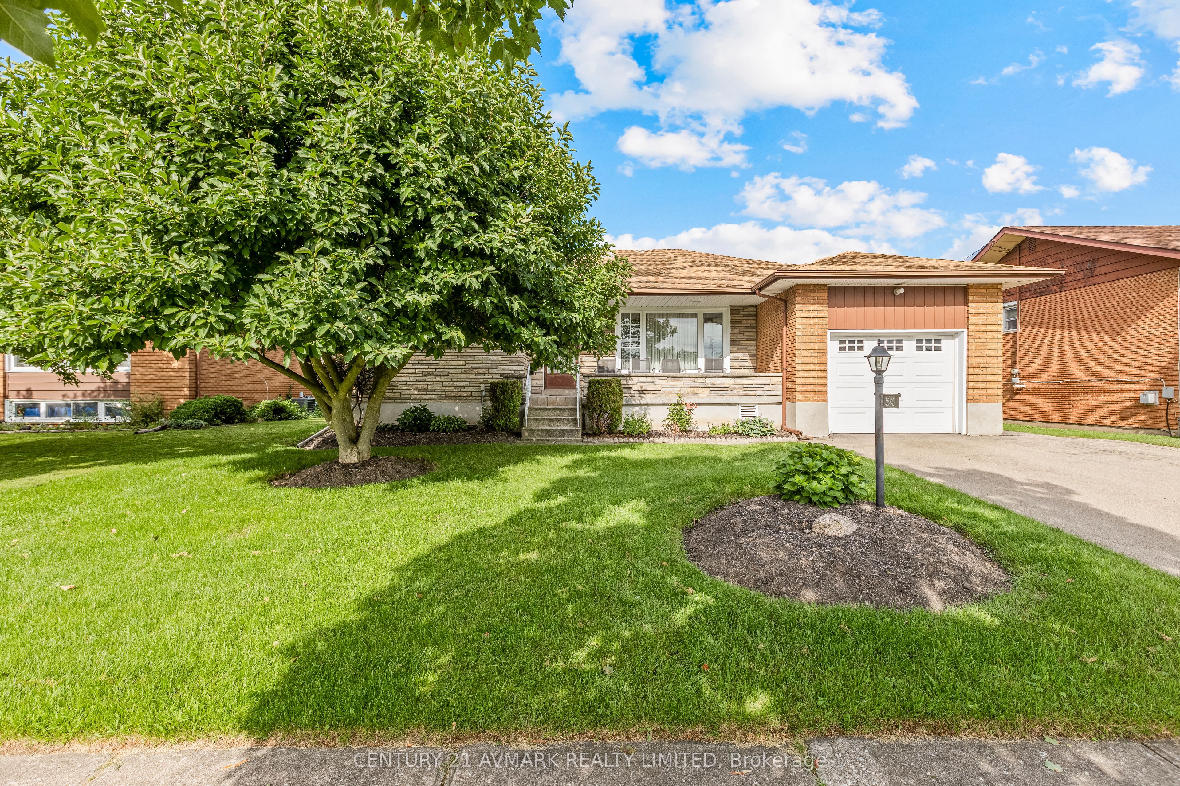 54 Classic Avenue, Welland, ON L3B 1P5 photo 3
