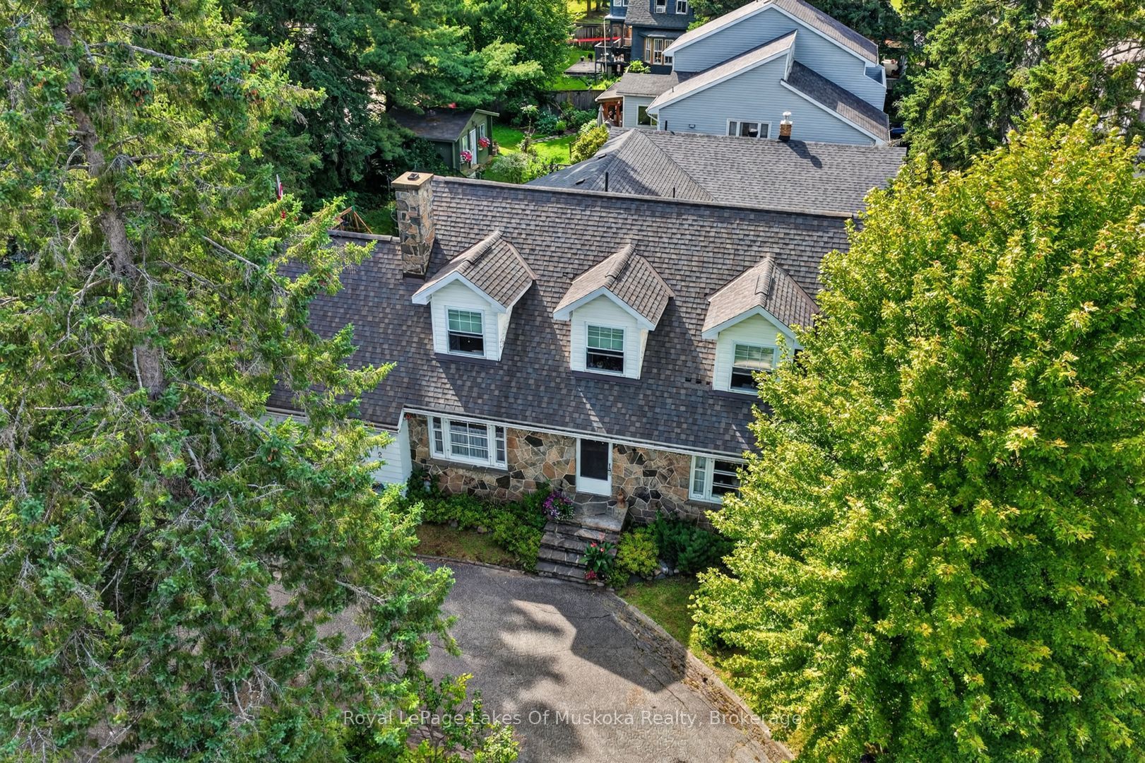 2 Mountview Avenue, Huntsville, ON P1H 1G8