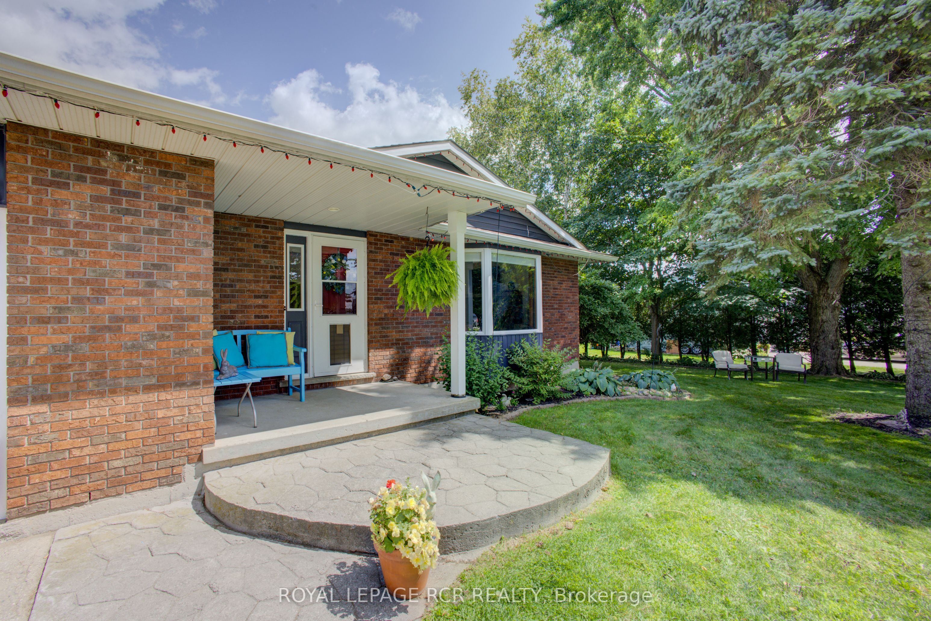 181 McFarlin Drive, Southgate, ON N0G 2L0 photo 2
