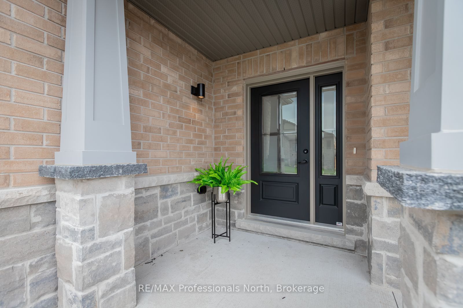 75 Eaglecrest Avenue, Huntsville, ON P1H 0G5 photo 3