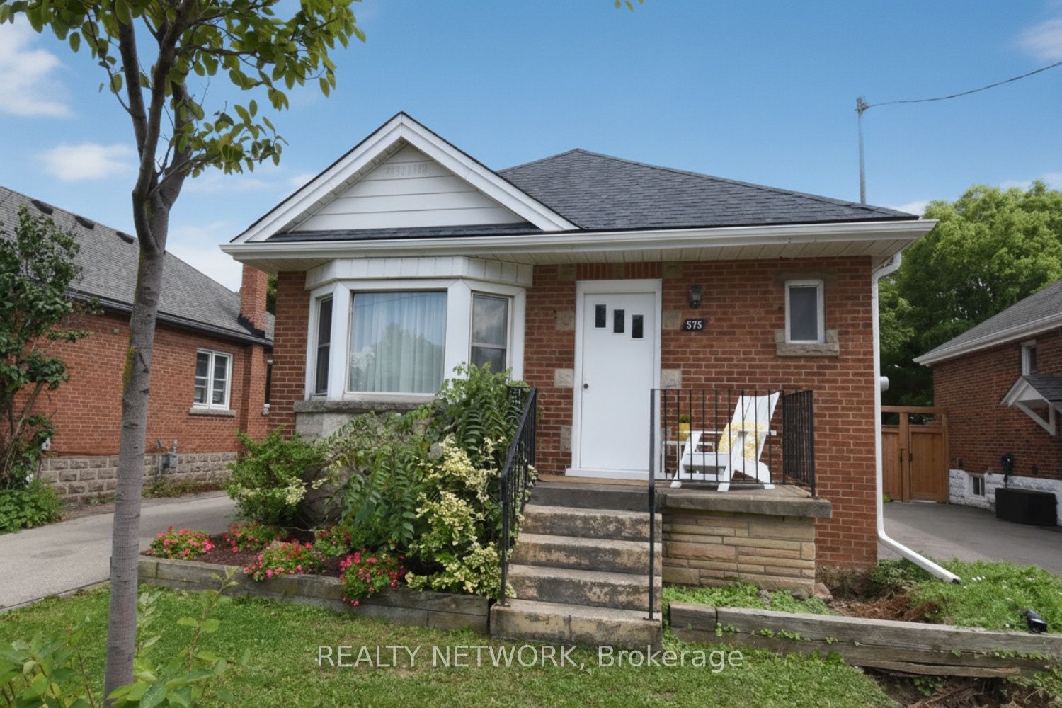 575 Upper Wentworth Street, Hamilton, ON L9A 4V1 photo 2