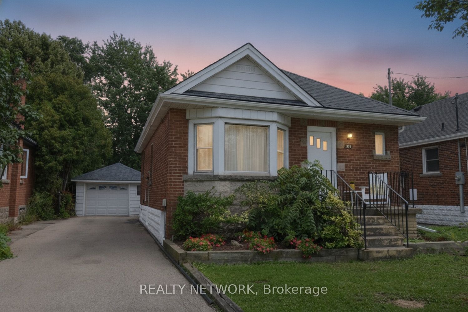 575 Upper Wentworth Street, Hamilton, ON L9A 4V1 photo 5
