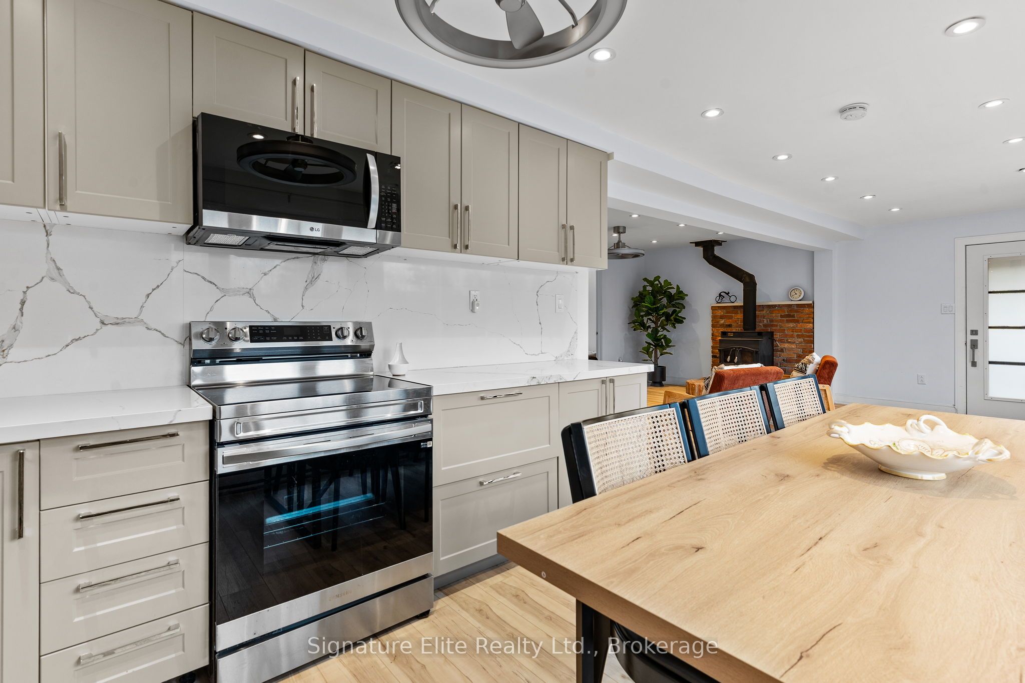 1077 Nystedt Lane, Minden Hills, ON K0M 2A1 photo 4