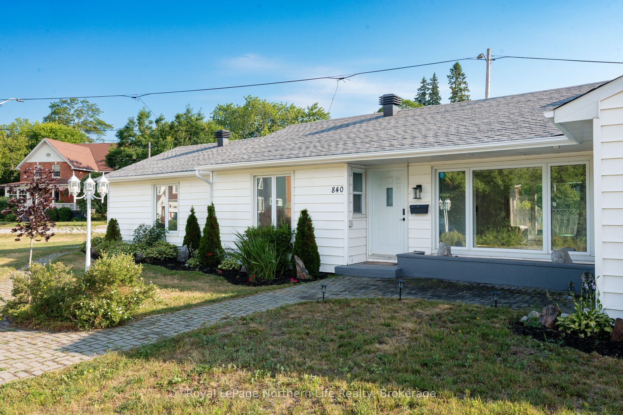 840 Mclaren Street, North Bay, ON P1B 3L8