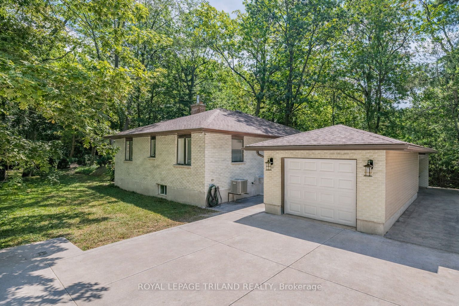 33 Forest Avenue, South Huron, ON N0M 1T0 photo 2