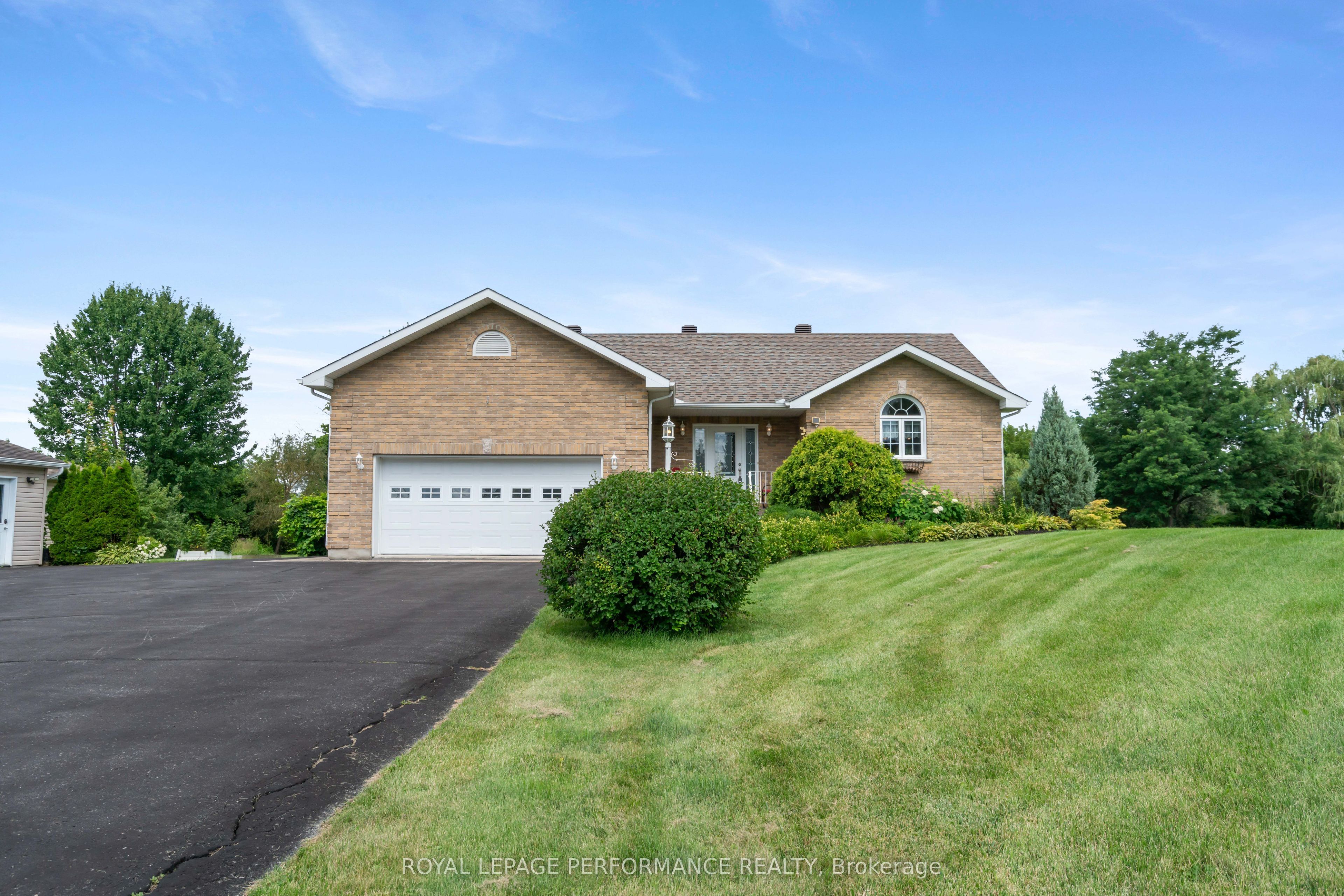 18245 Tyotown Road, South Glengarry, ON K6H 7S7 photo 2