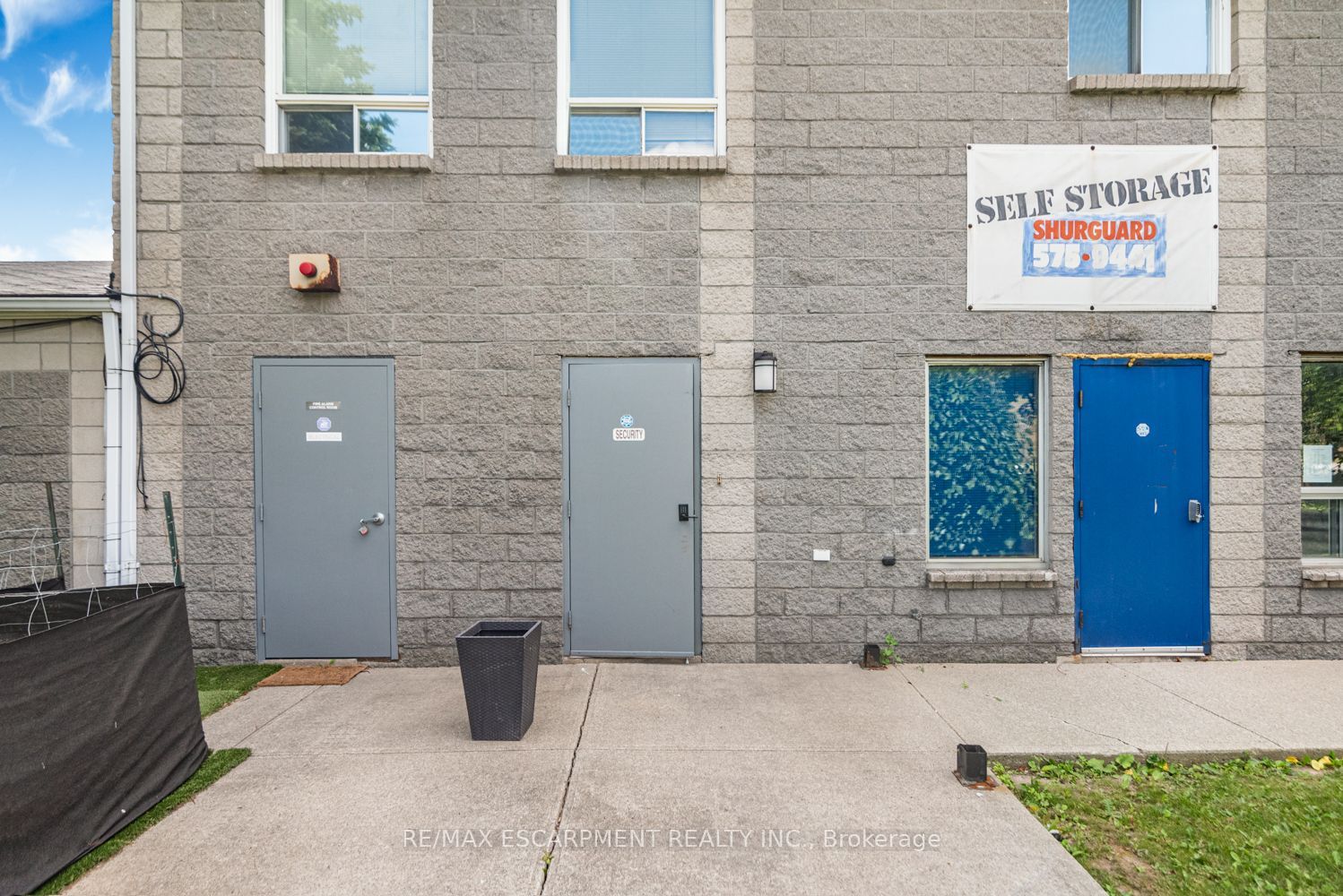 1290 Stone Church Road E Upper, Hamilton, ON L8W 2C8