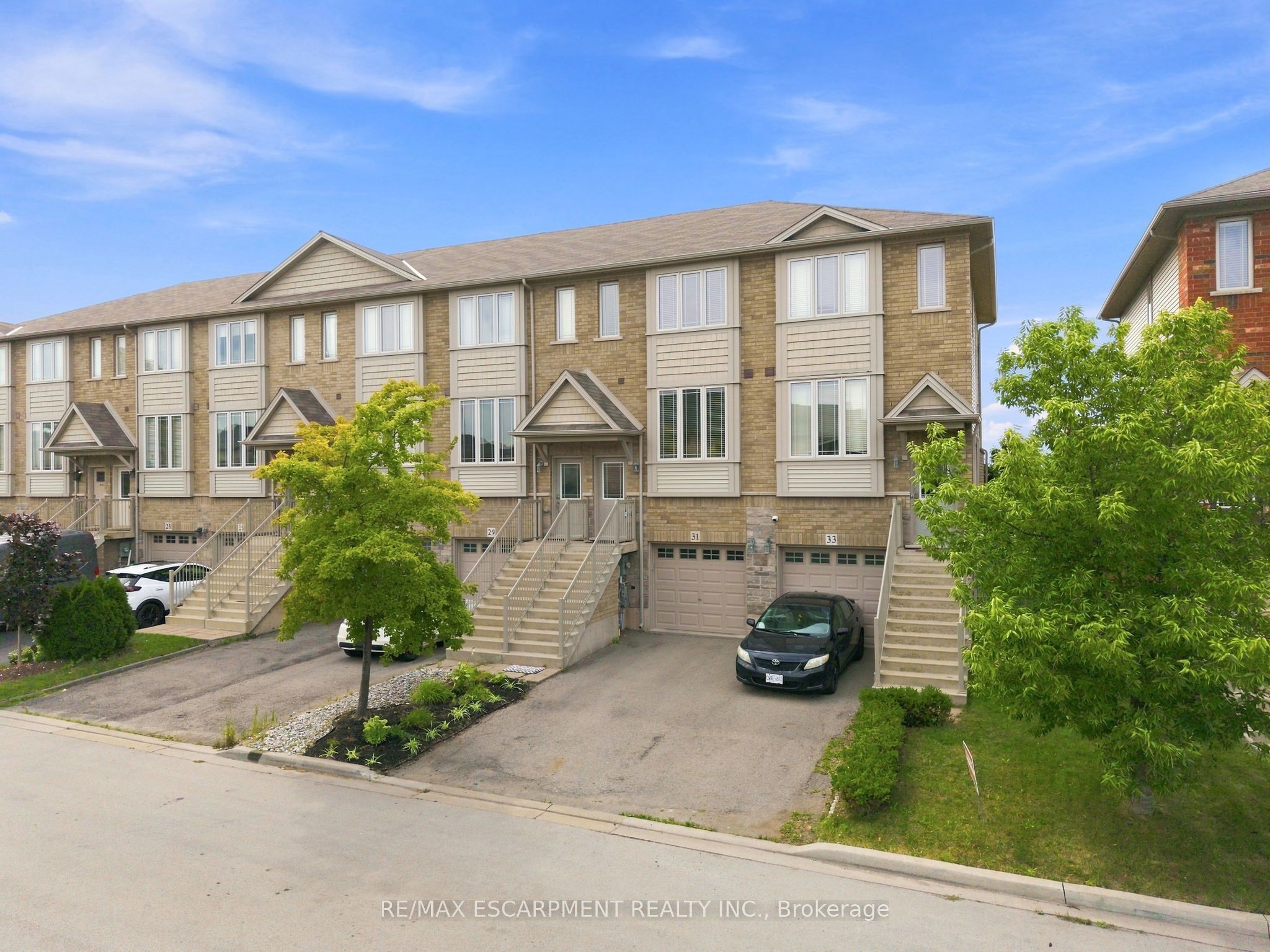 31 Edenrock Drive, Hamilton, ON L8E 0G6